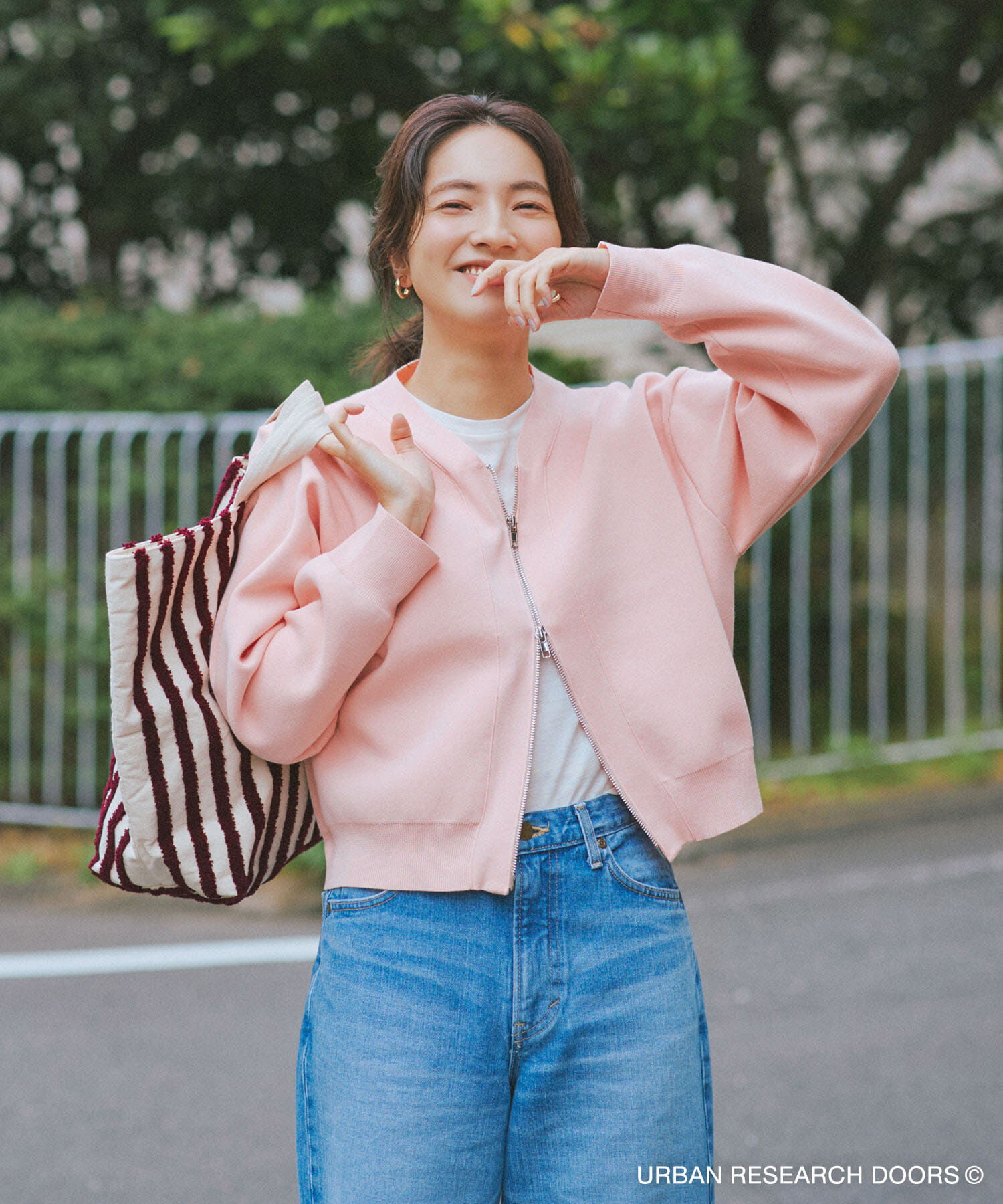 URBAN RESEARCH DOORS「『仁村紗和さん着用』『UR TECH Renew Knit』VネックZIPカーディガン」|カーディガン|ピンク