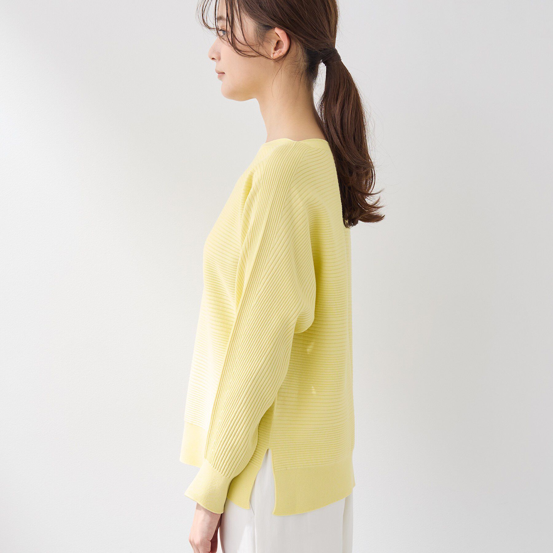 INDIVI「【洗える／キレイ色】体型カバー無縫製ニット」|ニット・セーター|