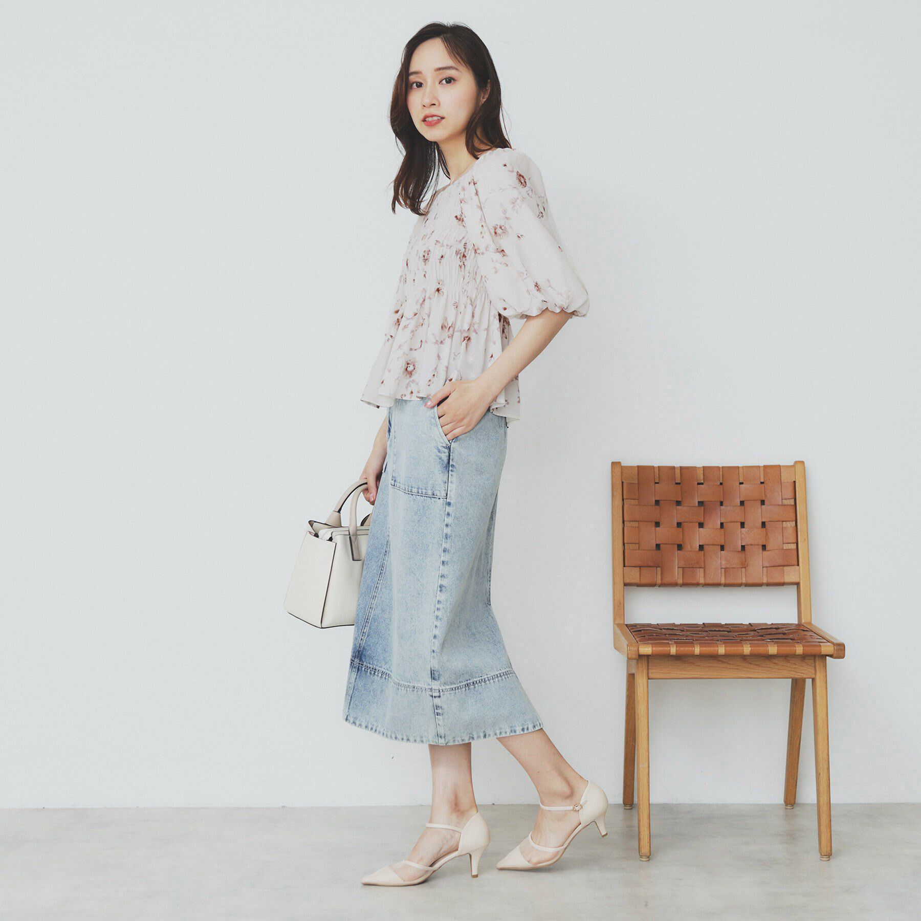 index「フラワーシャーリングペプラムブラウス【洗濯機洗い可】」|シャツ・ブラウス|