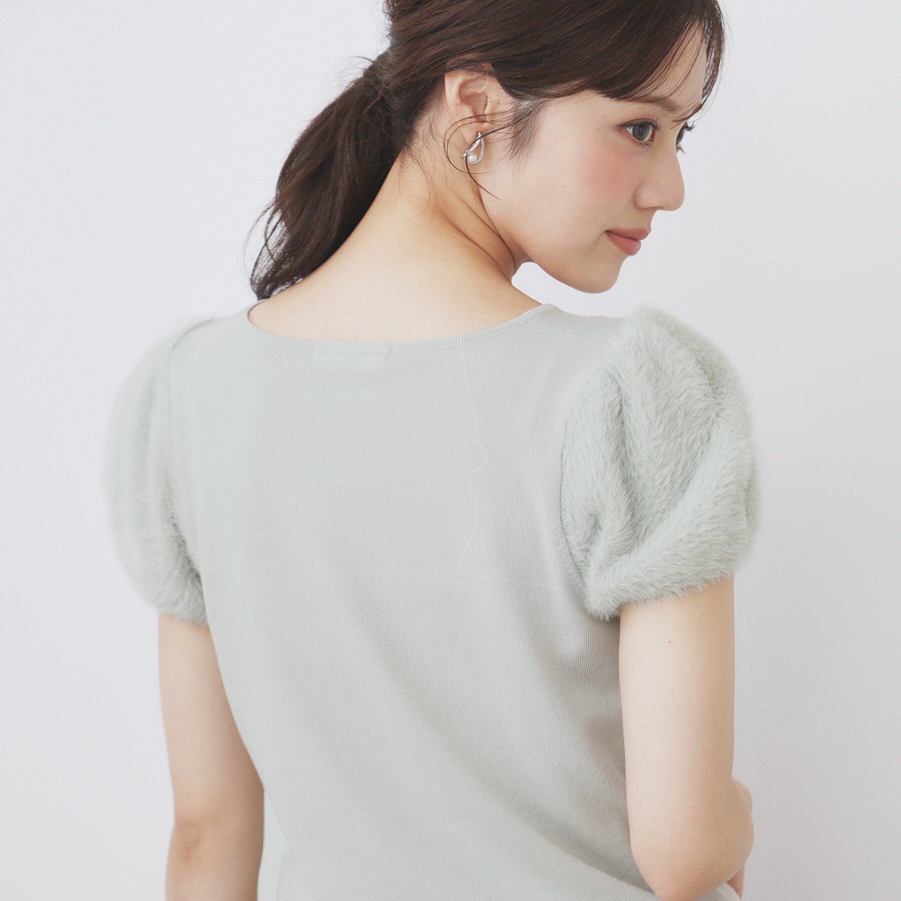 index「《6色展開》フェザーパフスリーブVネックニット【洗濯機洗い可】」|ニット・セーター|