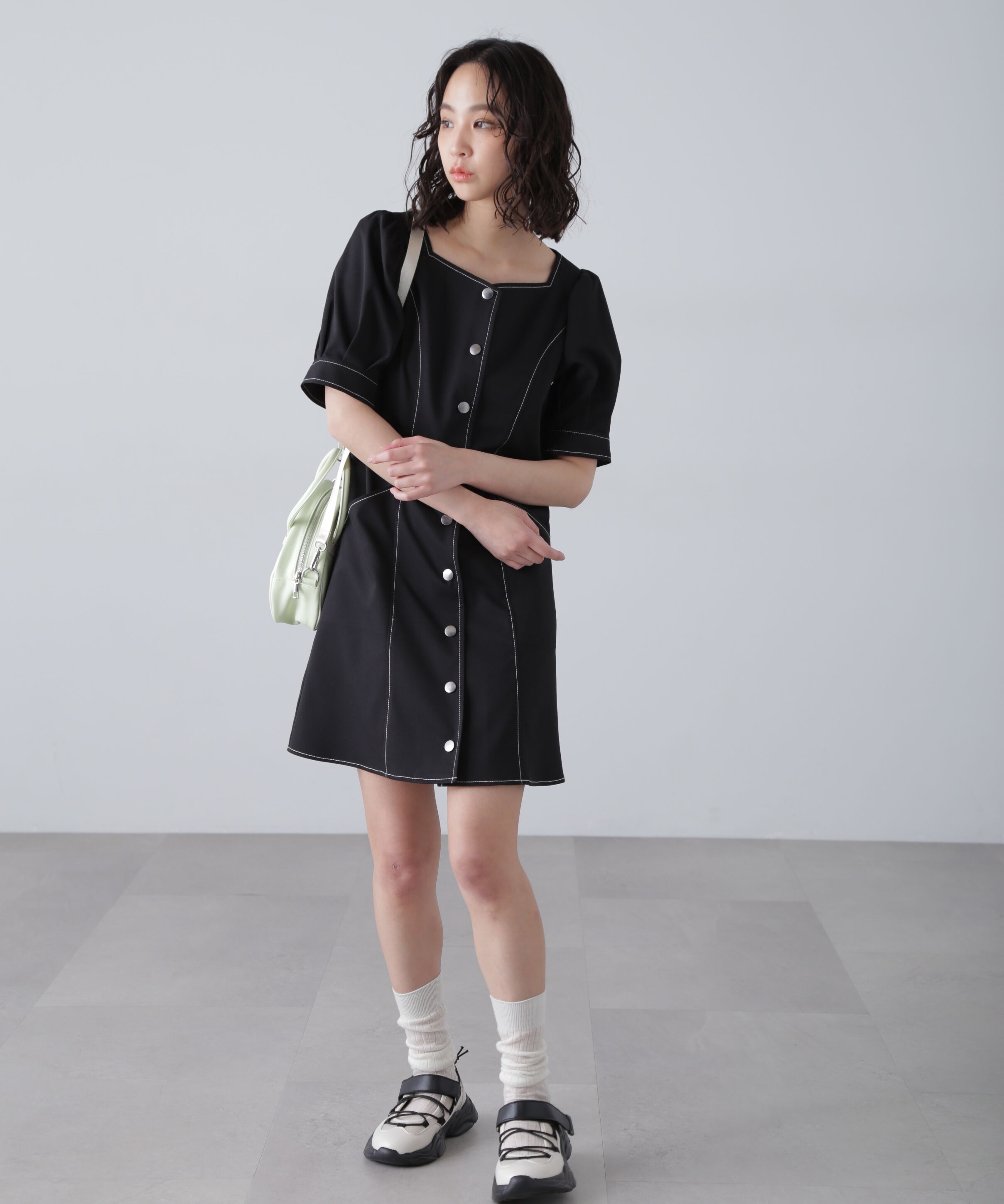  「配色ステッチ前開きミニワンピース」|ワンピース|