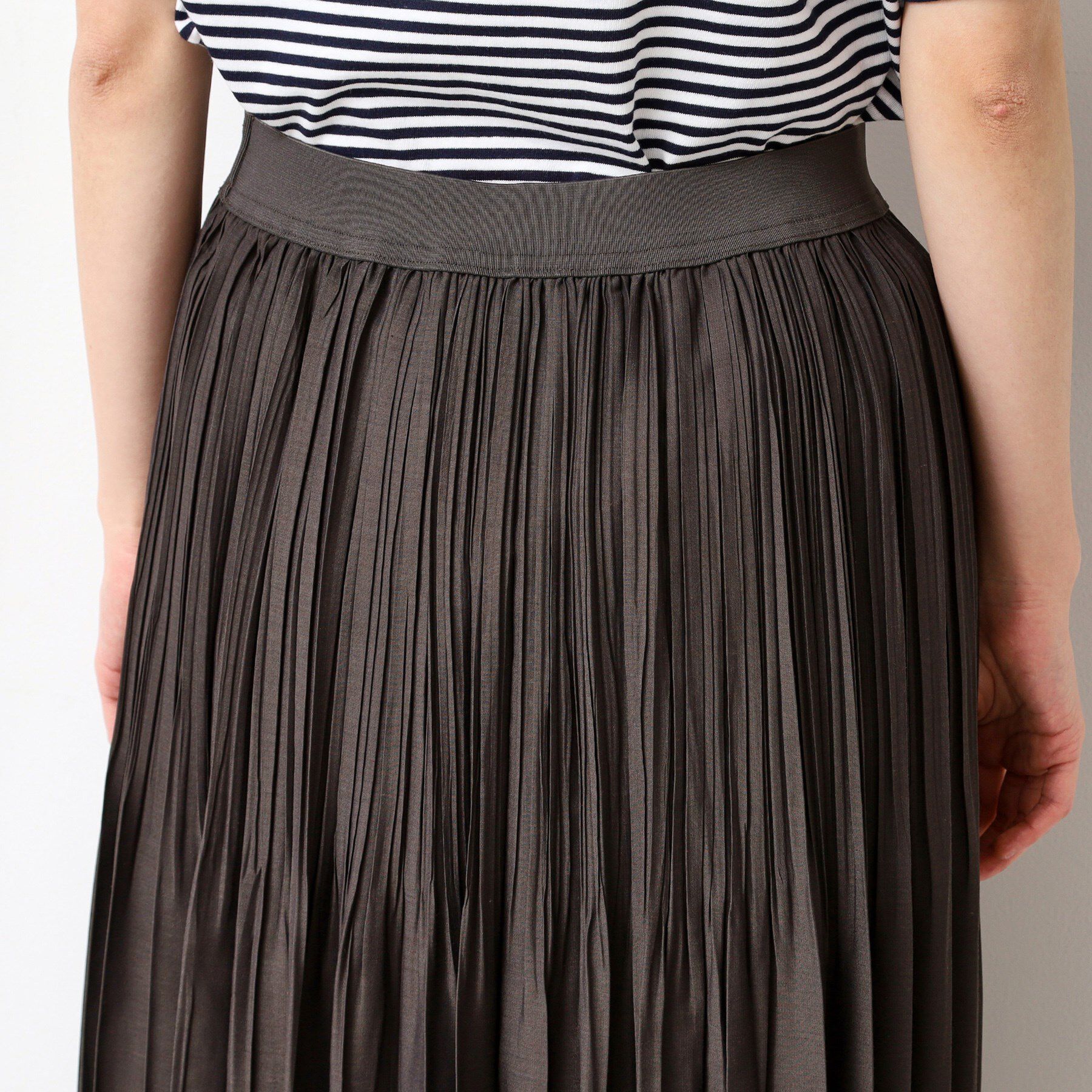 Dessin「【ウエストゴム・洗える】シアーランダムプリーツスカート」|スカート|