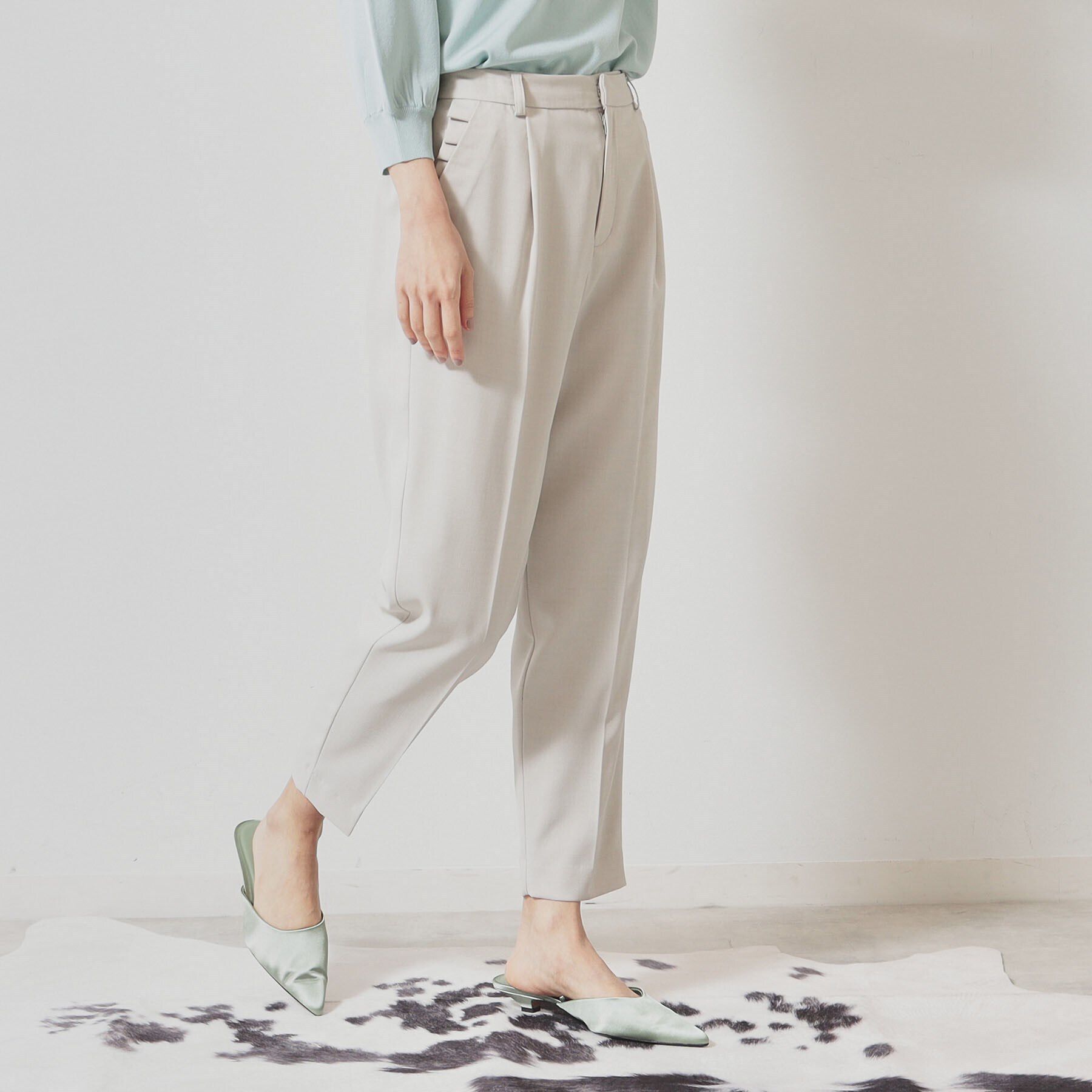 SunaUna「【ポケットフリル／大人フェミニン】テーパードパンツ」|その他|ライトグレー(011