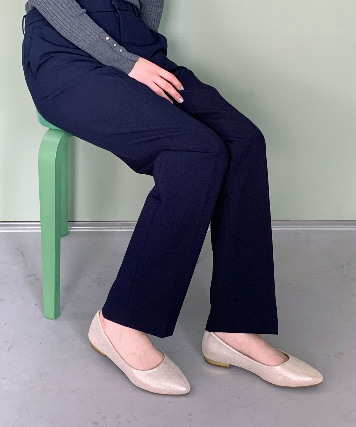 ORiental TRaffic「【WEB限定 / 累計16万足突破】ポインテッドトゥ フラット パンプス /R-4007 通勤靴 厚手クッション」|パンプス|