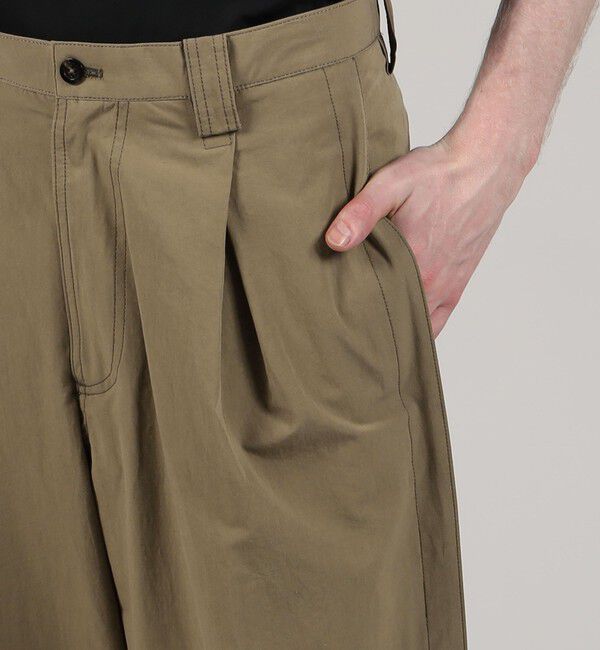 TOMORROWLAND MENS「コットンウェザー タックパンツ」|チノ|