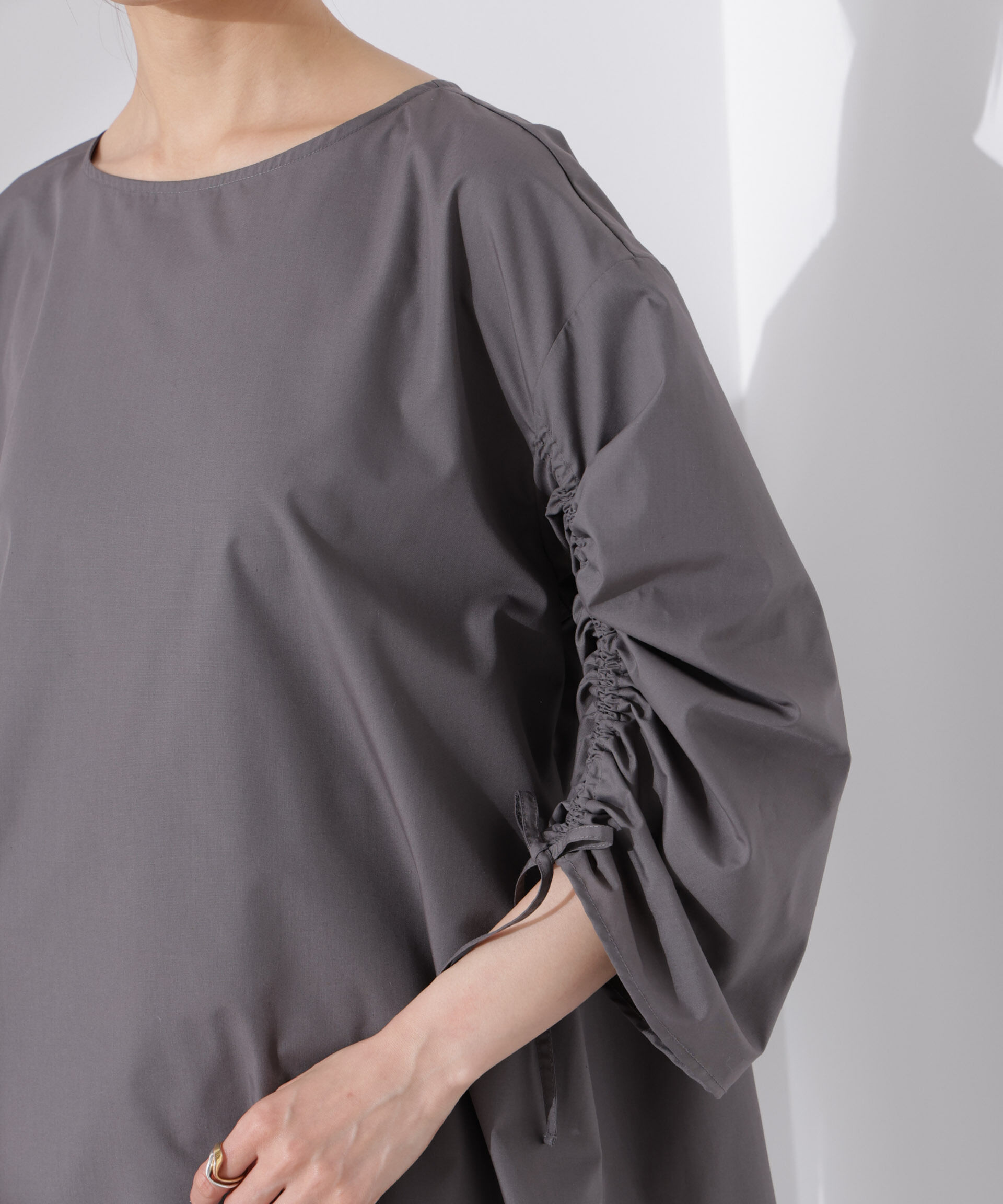 nano･universe「ドロストギャザースリーブプルオーバーシャツ」|シャツ・ブラウス|