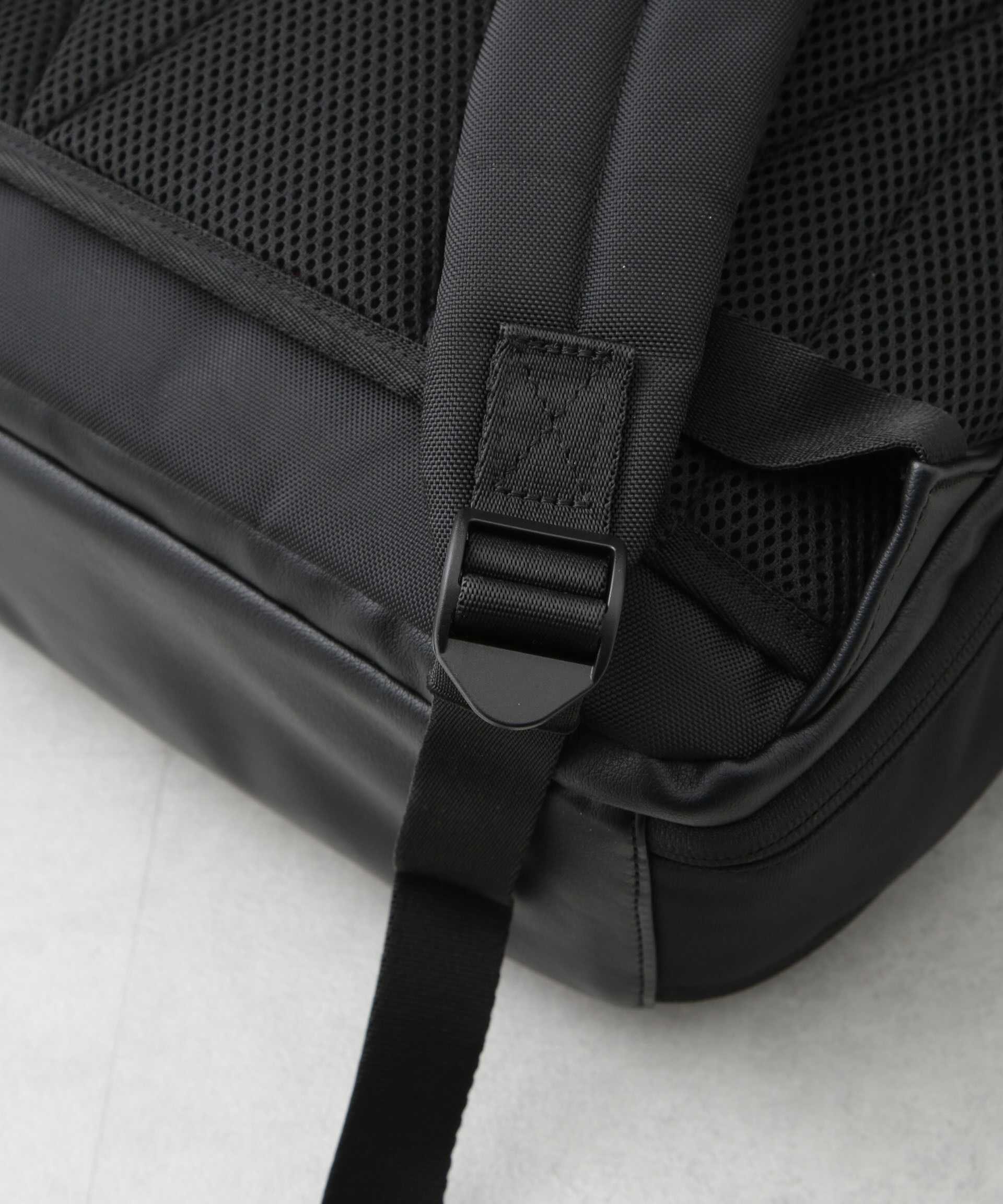 nano･universe「ECOPET(R) マルチポケットバックパック」|ショルダー・メッセンジャー|