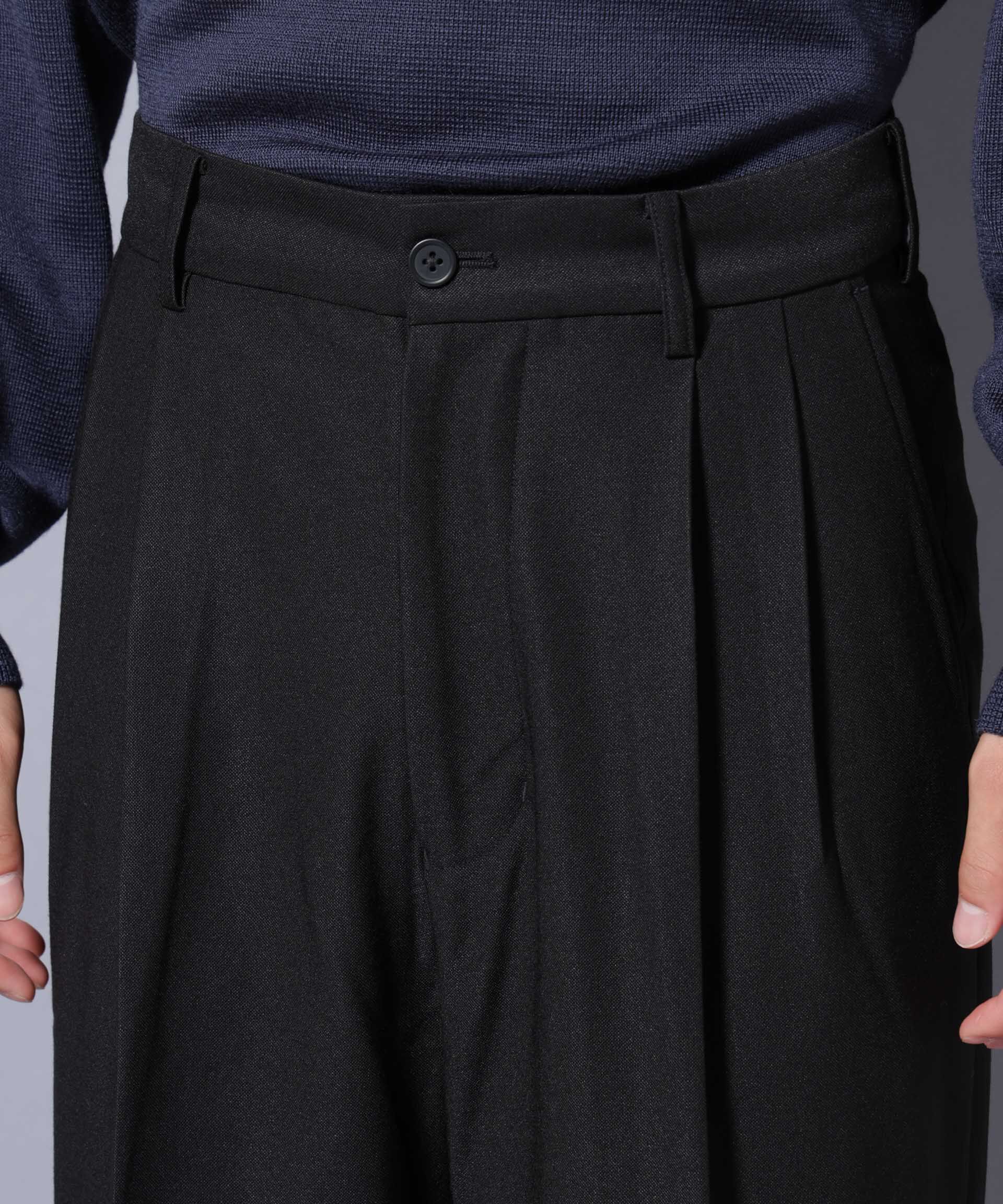 nano･universe「2タックテーパードスラックス」|チノ|