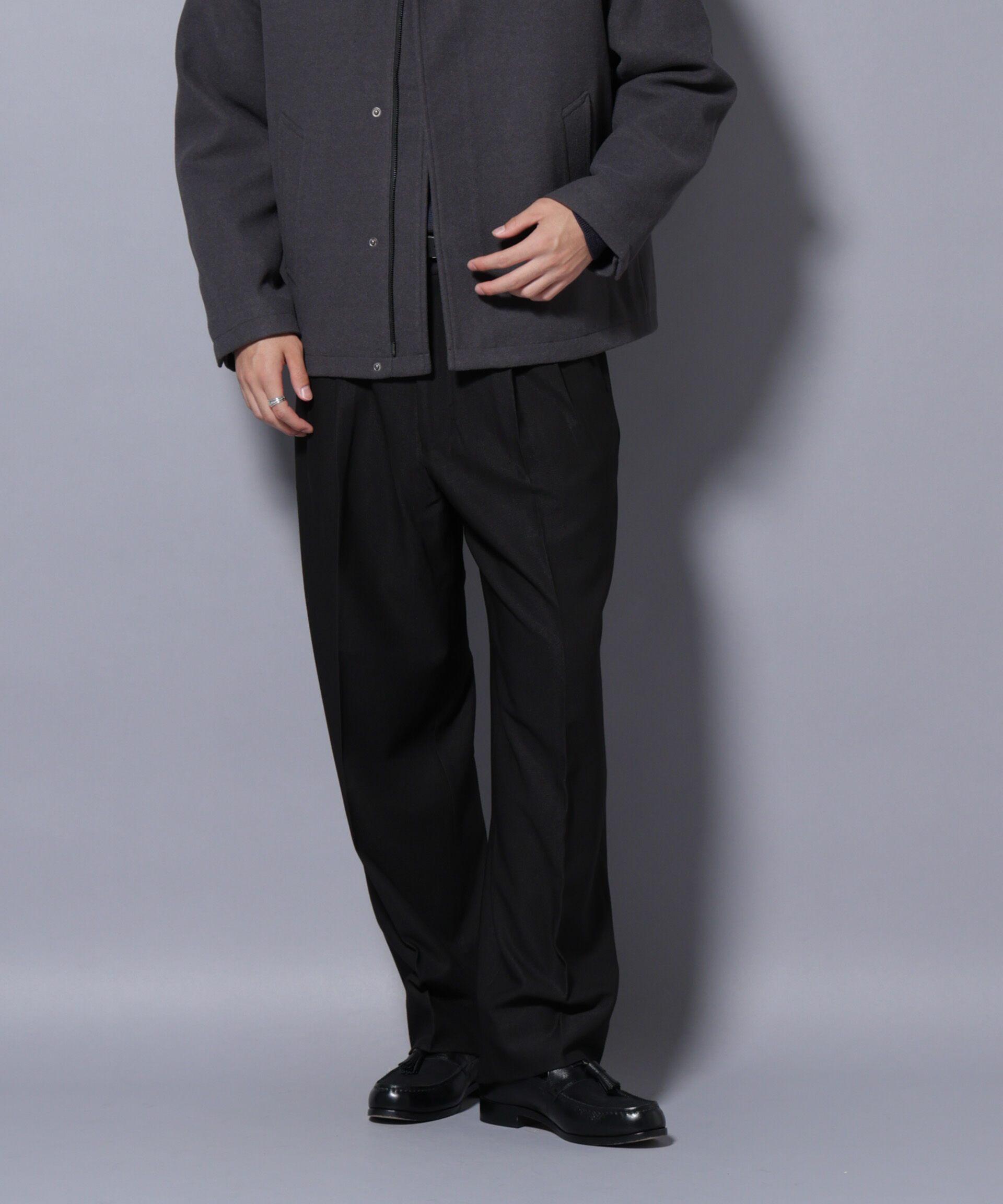 nano･universe「2タックテーパードスラックス」|チノ|