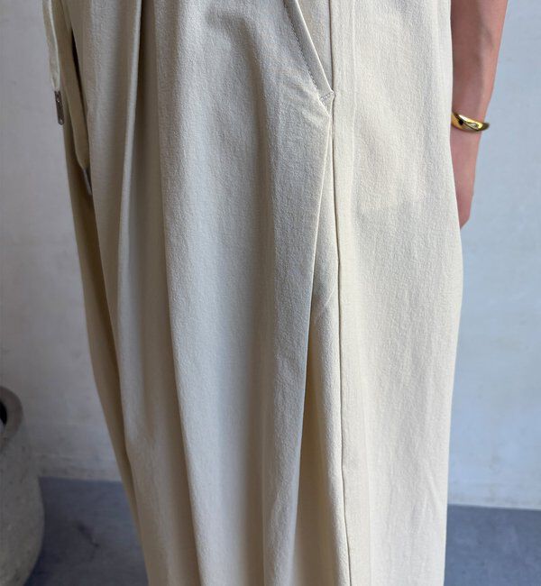  「ナイロンストレッチタックギャザーパンツ」|チノ|