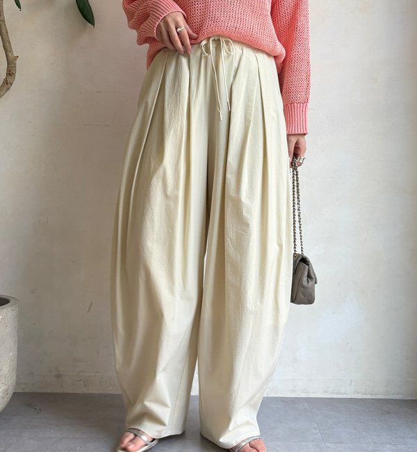  「ナイロンストレッチタックギャザーパンツ」|チノ|