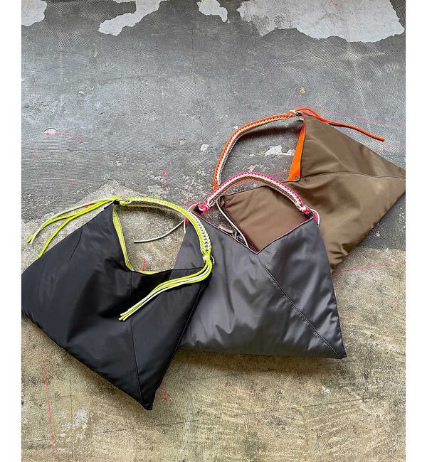 ABAHOUSE「【cheek/チーク】ネオンハンドルトライアングルショルダー/C26002/ショ」|ショルダー・メッセンジャー|