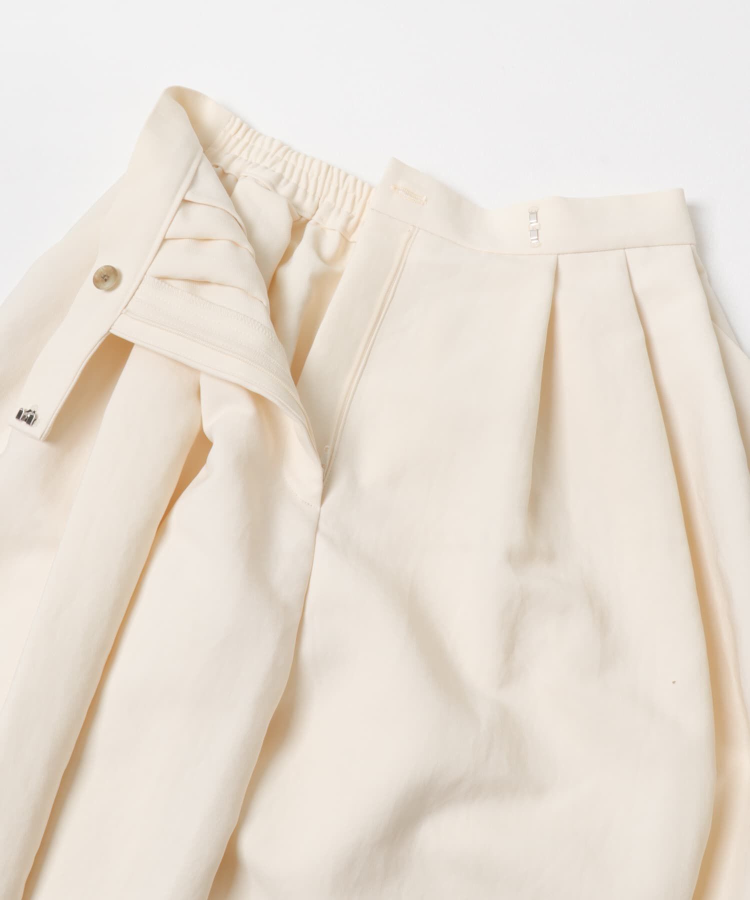 URBAN RESEARCH ROSSO「ダブルクロスフォルムタックパンツ」|その他|