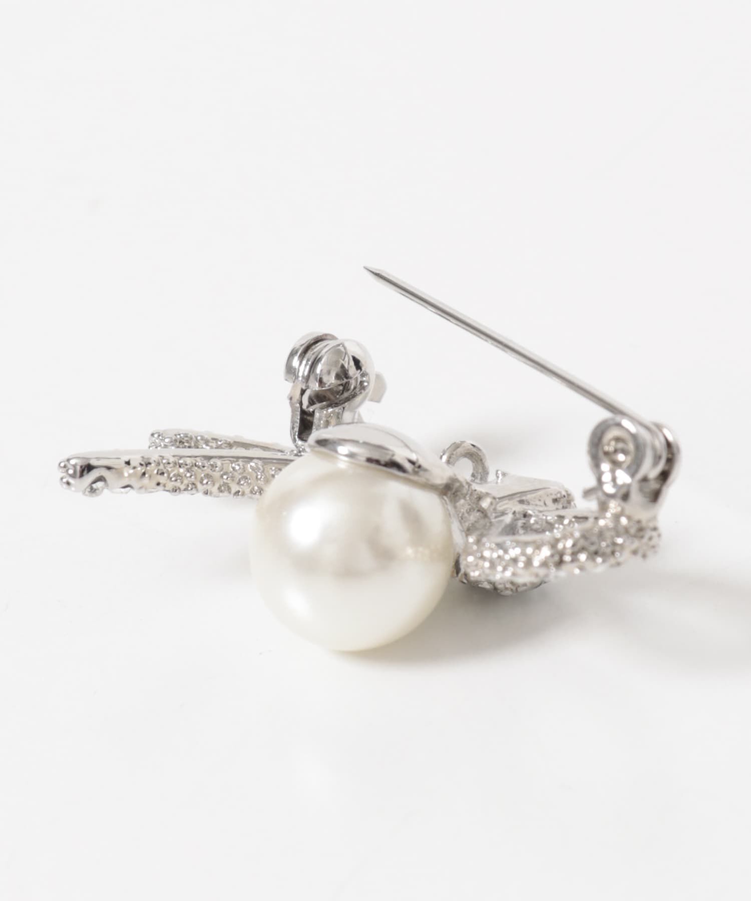 URBAN RESEARCH ROSSO「『WEB限定』リボンビジューパールブローチ」|ブローチ・コサージュ|