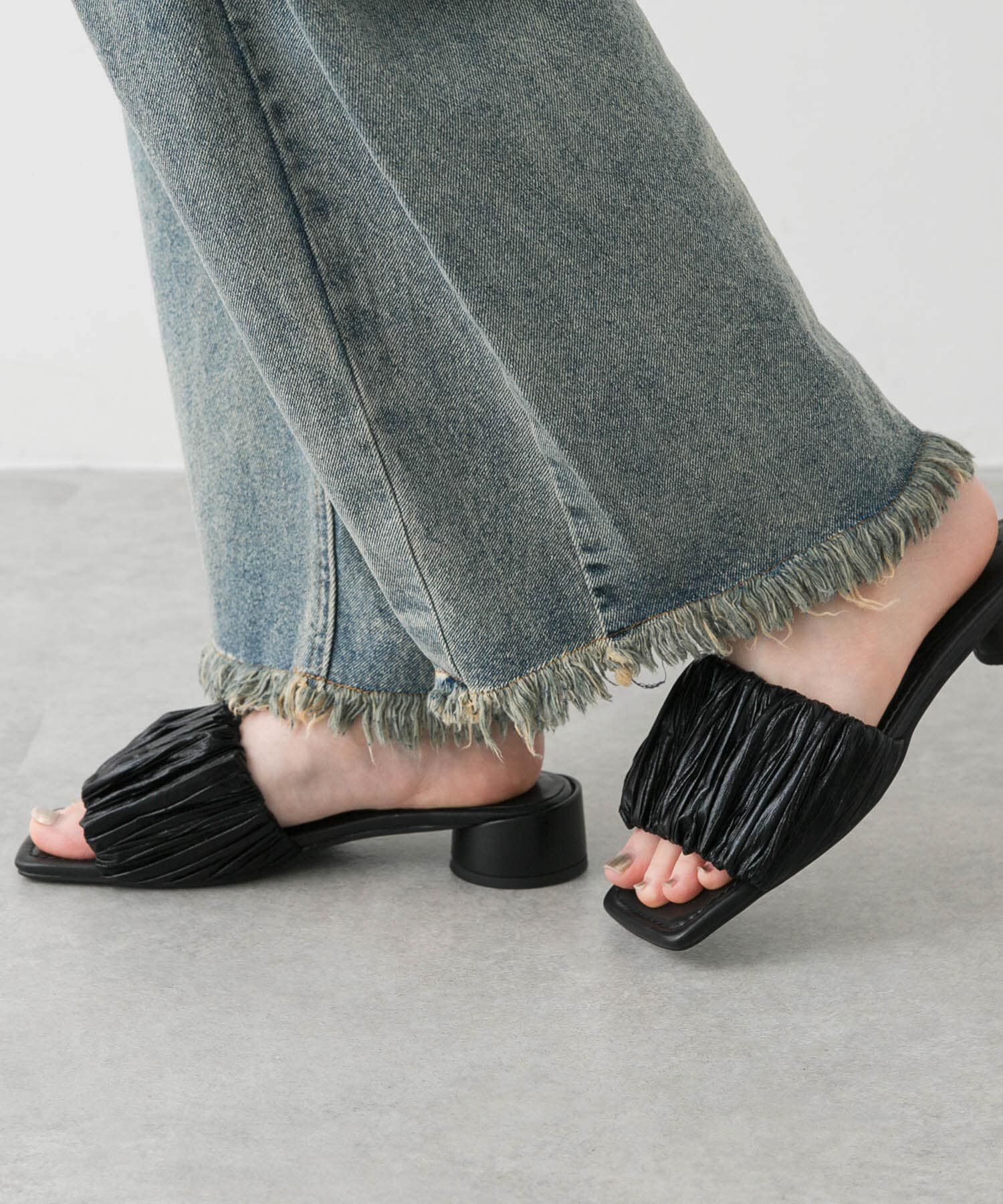 SENSE OF PLACE by URBAN RESEARCH「スクエアトゥメタリックギャザーサンダル」|サンダル|ブラック