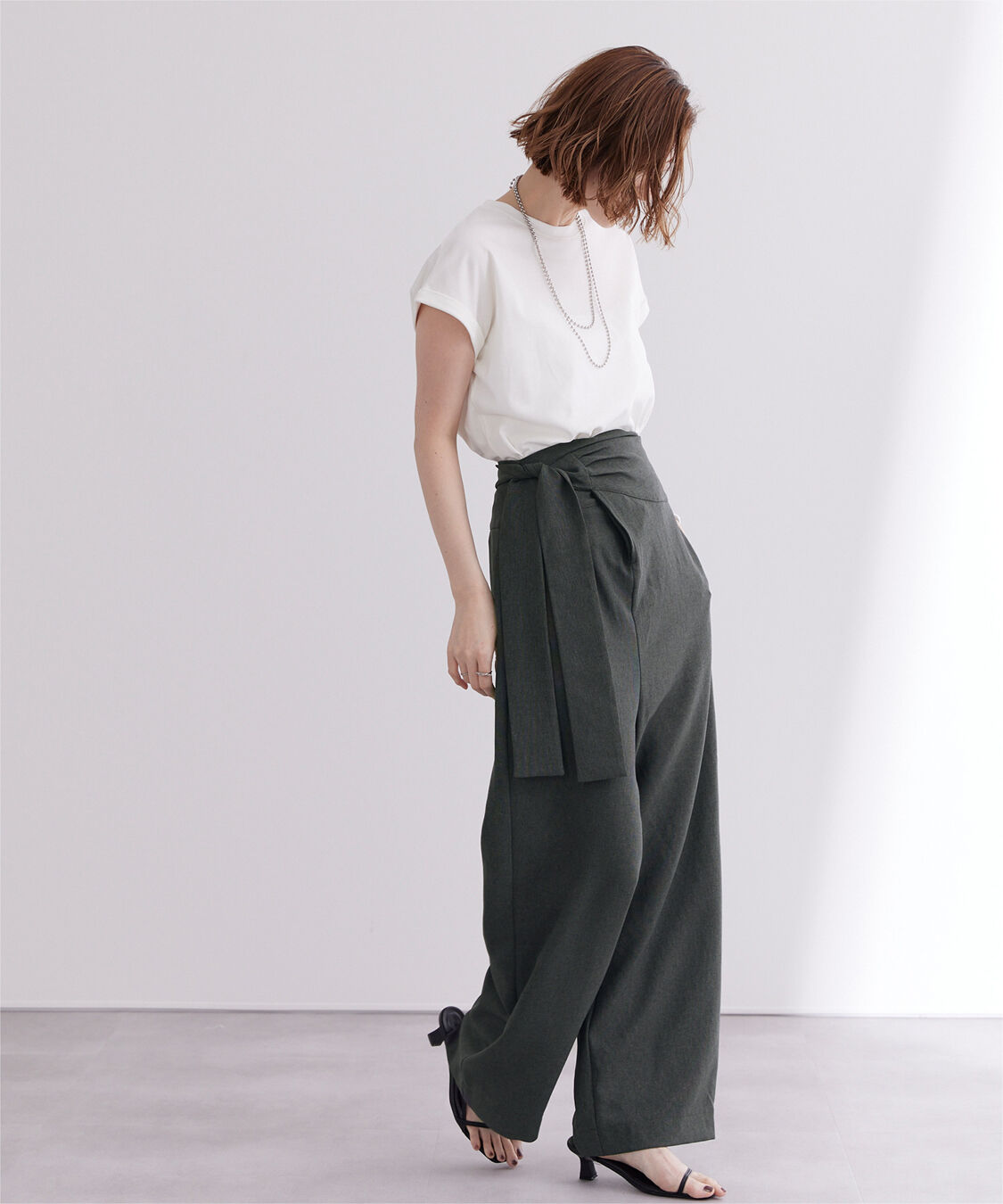 ur's「リネンライクハイウエストラップワイドパンツ」|スラックス|