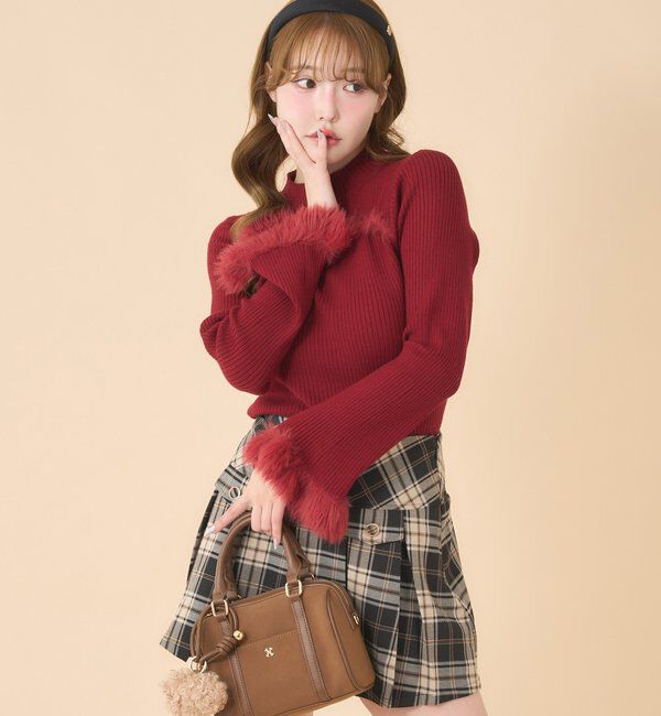  「デコルテカットデザインチャーム付きニット」|ニット・セーター|