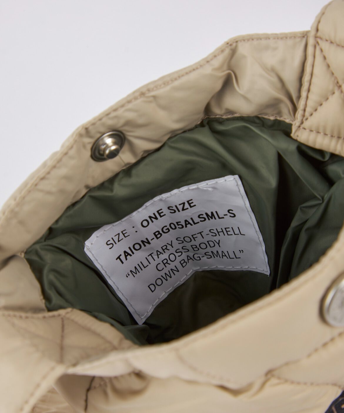 DAY by DAY it&rsquo;s international「ミリタリー クロスボディ ダウンバッグS-ソフトシェル 《TAION/タイオン》」|ショルダー・メッセンジャー|
