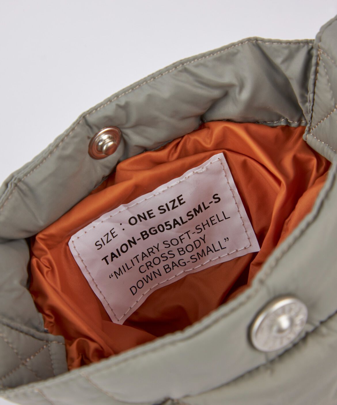 DAY by DAY it&rsquo;s international「ミリタリー クロスボディ ダウンバッグS-ソフトシェル 《TAION/タイオン》」|ショルダー・メッセンジャー|