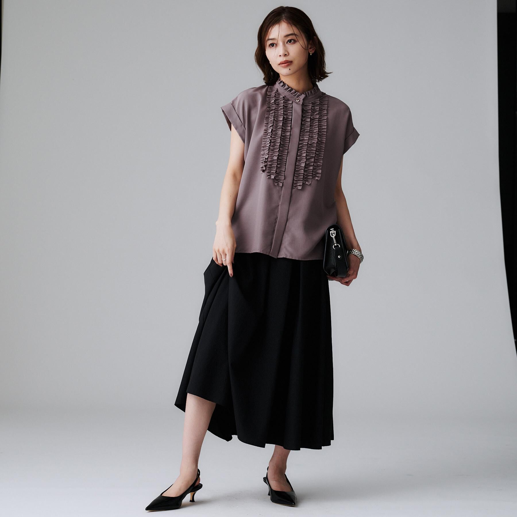 UNTITLED「スタンドネックフリルブラウス【吸水速乾/UVケア】」|シャツ・ブラウス|