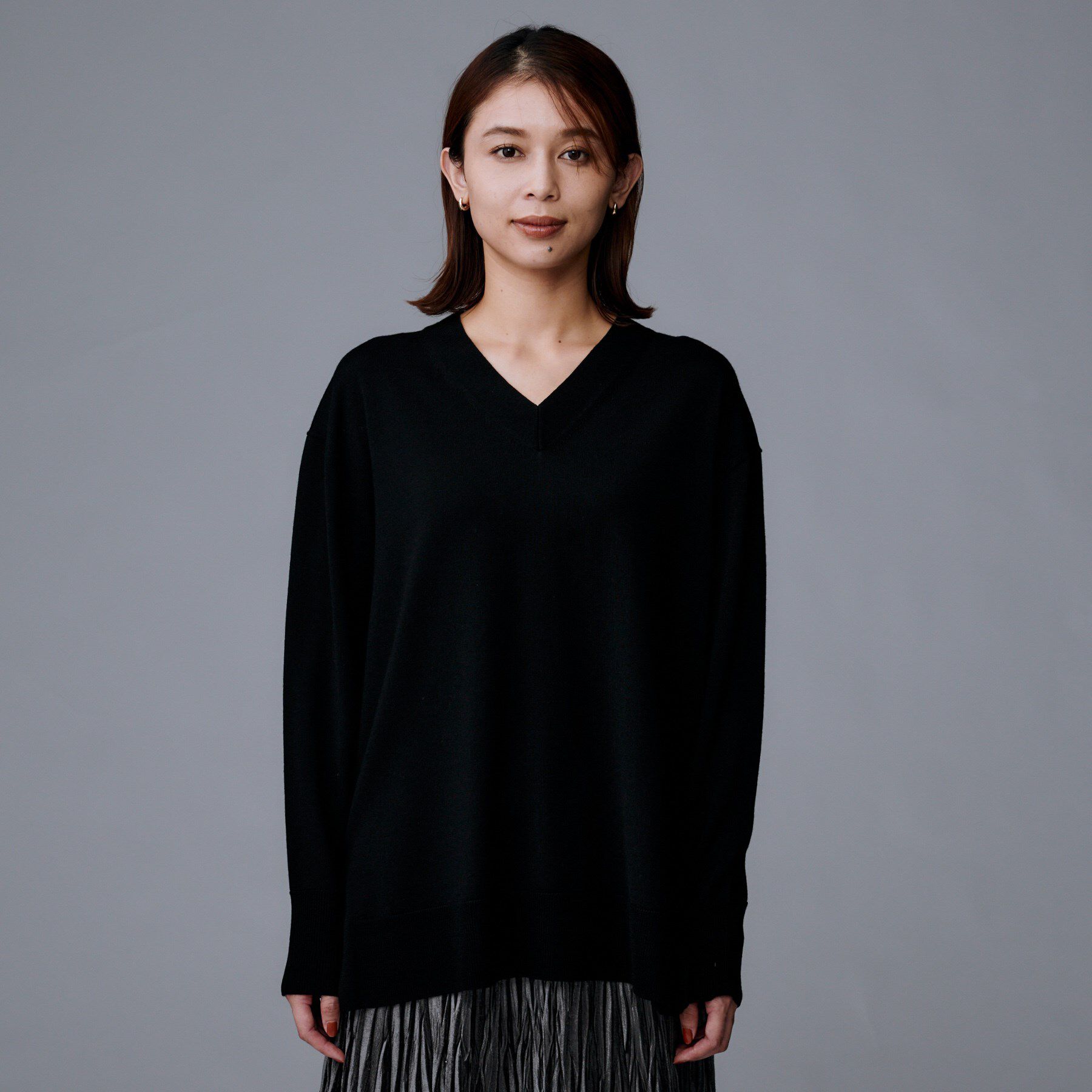 UNTITLED「【洗える/薄手/ウール100%】Vネックロングウールニット」|ニット・セーター|
