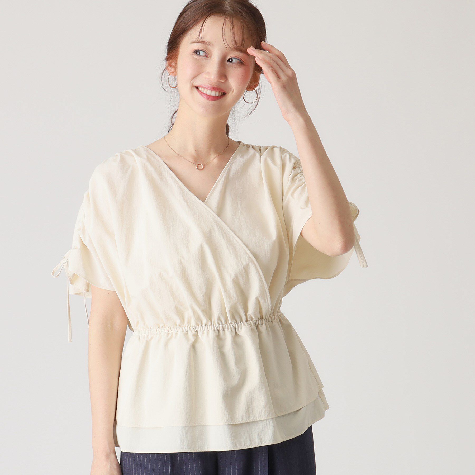 COUP DE CHANCE「【洗える／日本製】カシュクールタイプのギャザーブラウス」|シャツ・ブラウス|オフホワイト(003