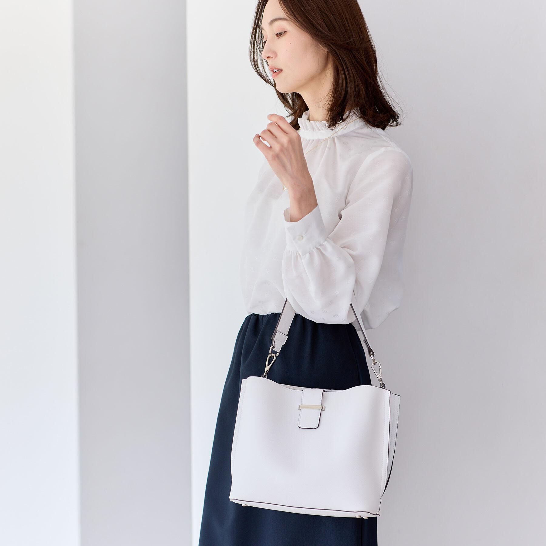 Reflect「フリルネックサテンジャカードブラウス」|シャツ・ブラウス|