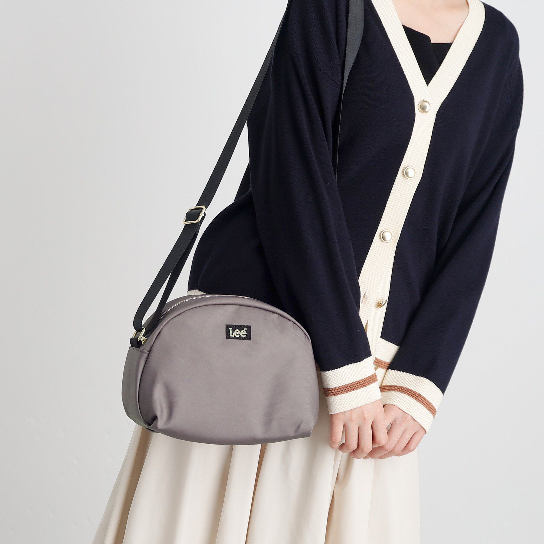 grove「【Lee別注】サークルボディショルダー」|ショルダー・メッセンジャー|ﾁｬｺｰﾙｸﾞﾚｰ(013)