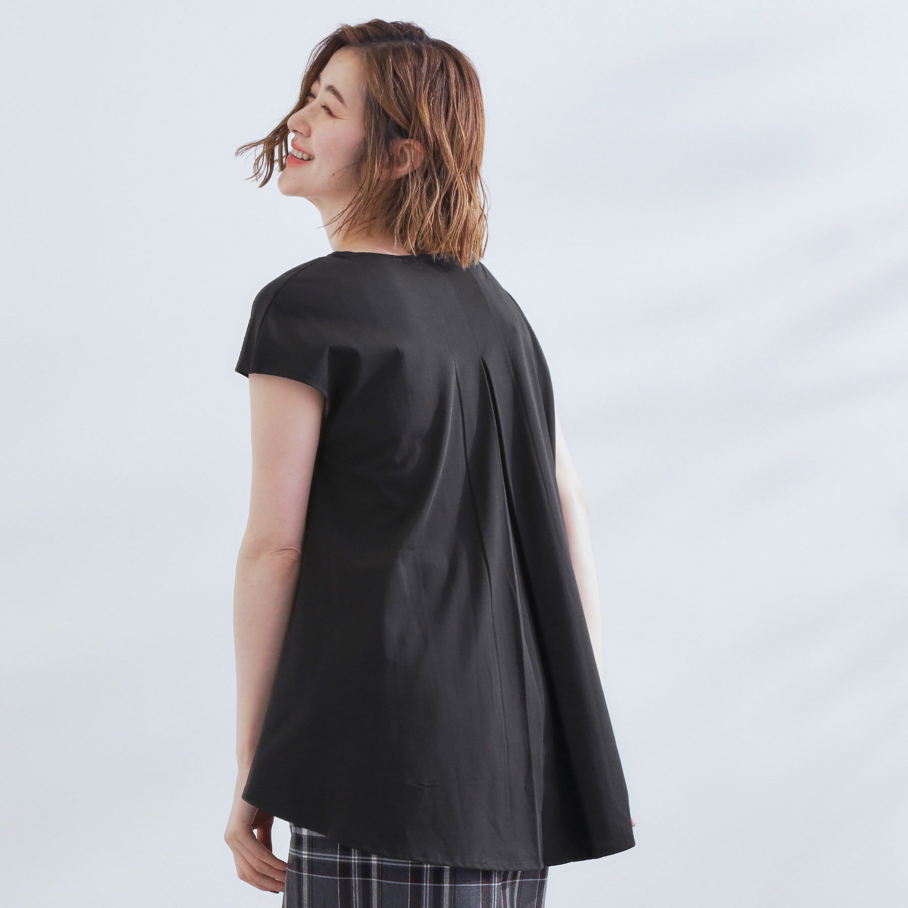 grove「すっきり見え　ペプラムフレンチスリーブカットソー」|Tシャツ・カットソー|ブラック(019)