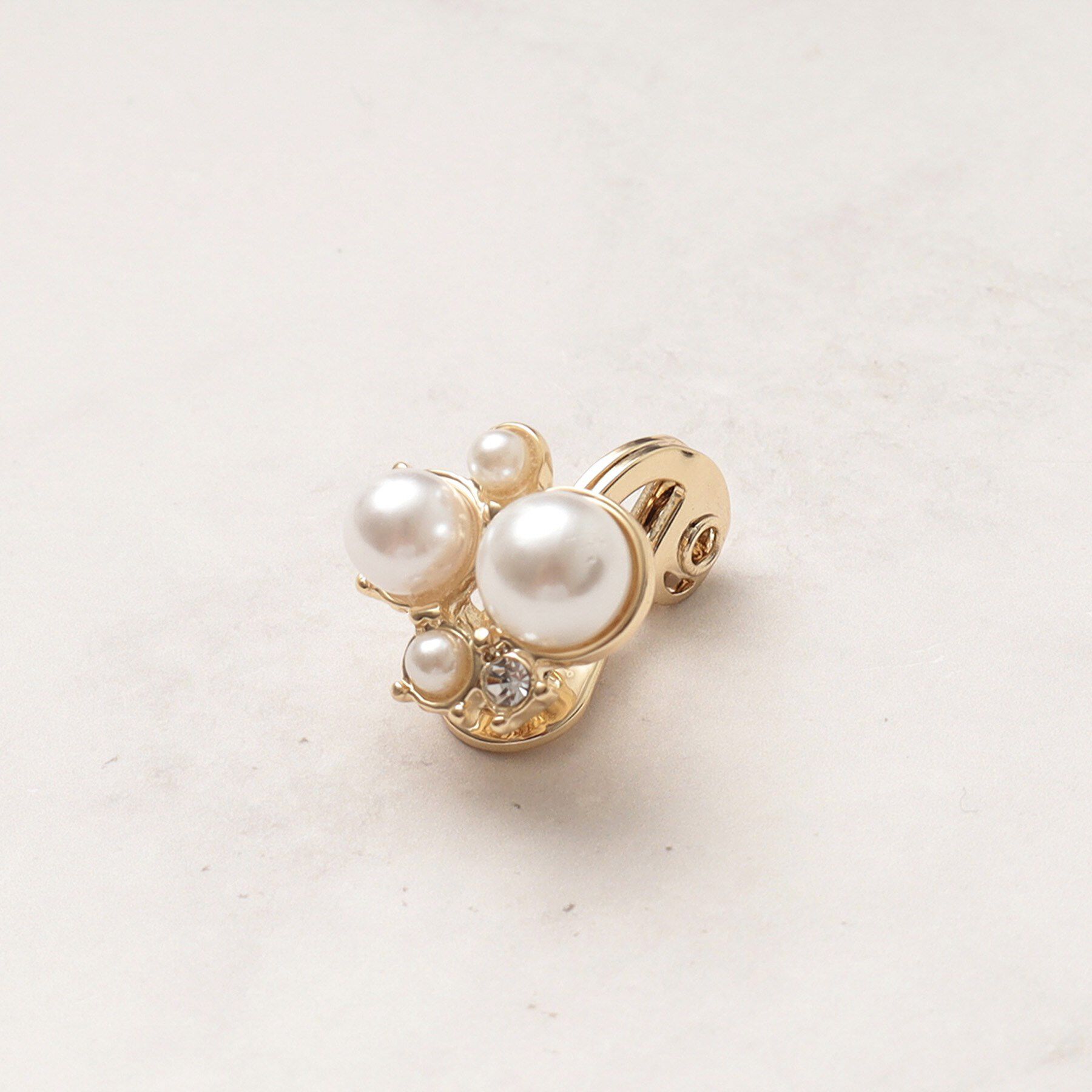 grove「【痛くなりにくい】パール調ビジューイヤリングイヤカフセット」|イヤリング|