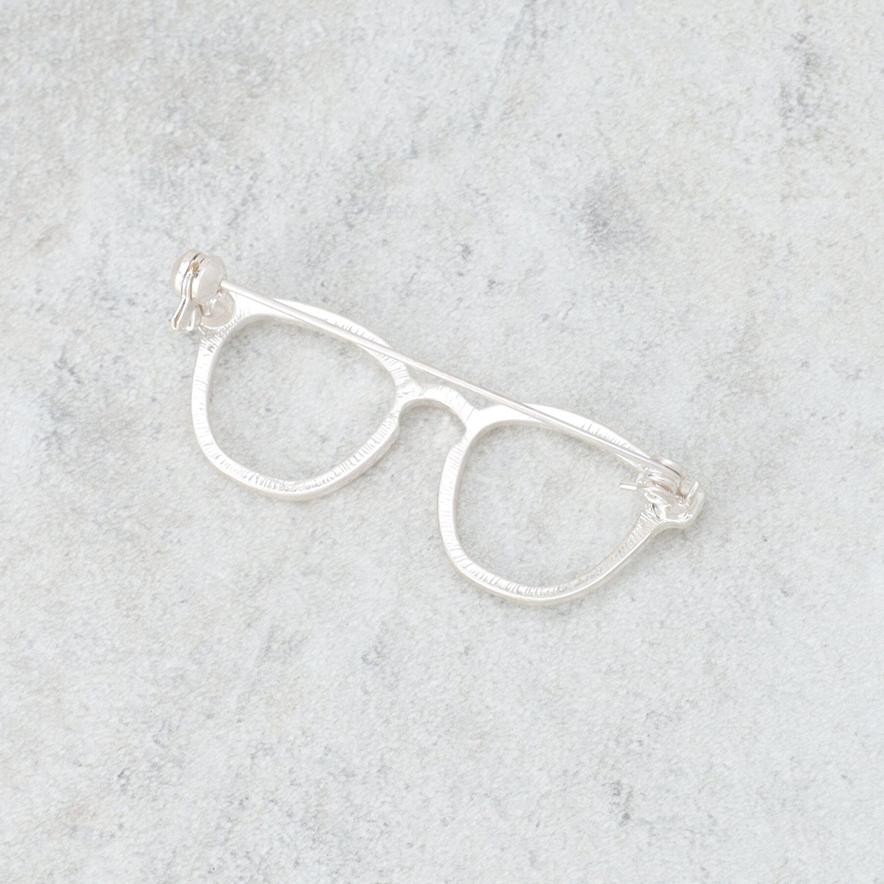 INDIVI「メガネモチーフブローチ」|ブローチ・コサージュ|