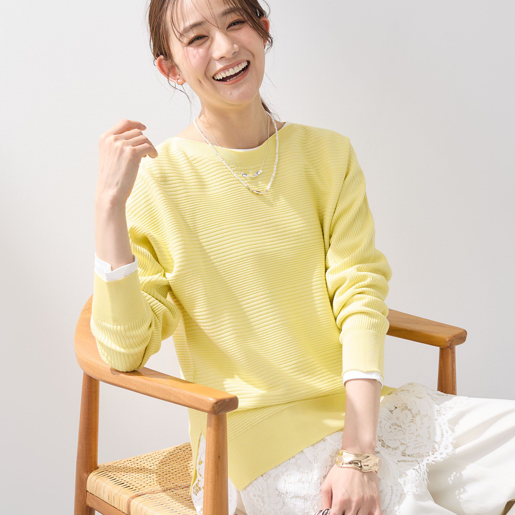 INDIVI「【洗える／キレイ色】体型カバー無縫製ニット」|ニット・セーター|イエロー(031)