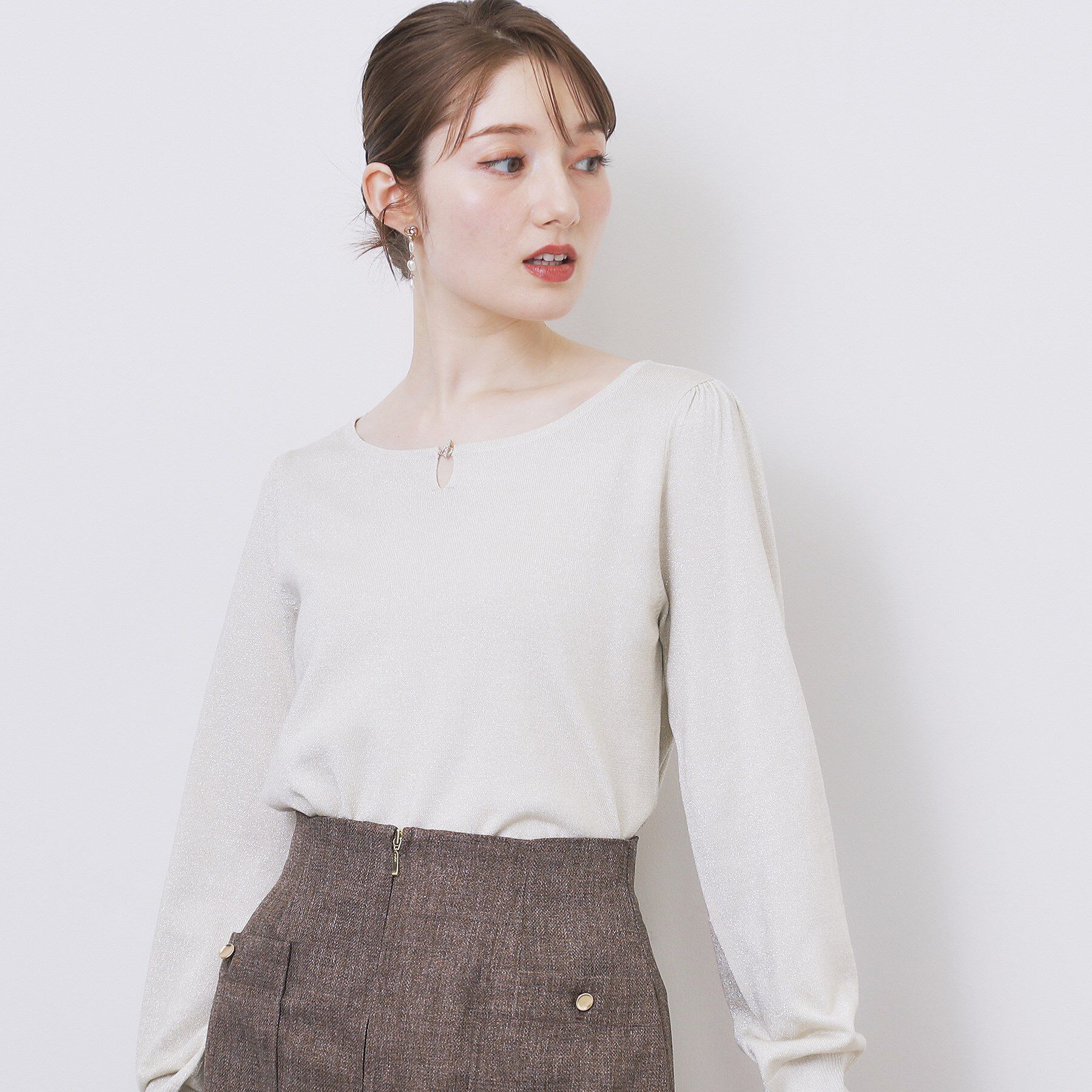 index「パール調パーツ付きクルーネックニット【洗濯機OK】《8col/XS～3L》」|ニット・セーター|