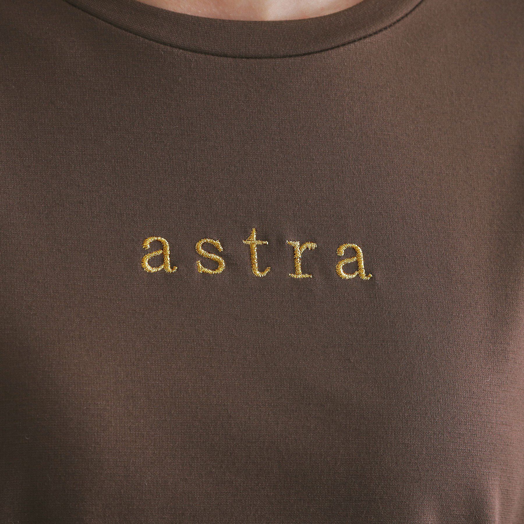 OPAQUE.CLIP「メタリック刺繍ロゴTシャツ【接触冷感/洗濯機洗い可】」|Tシャツ・カットソー|