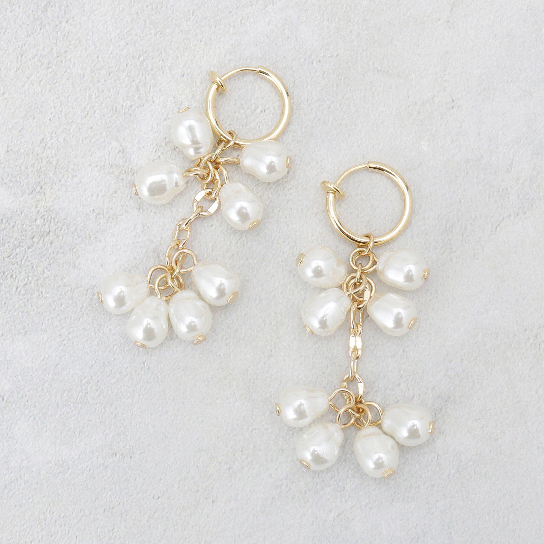 OPAQUE.CLIP「フェイクパールしゃらしゃらイヤリング」|イヤリング|ゴールド(007)