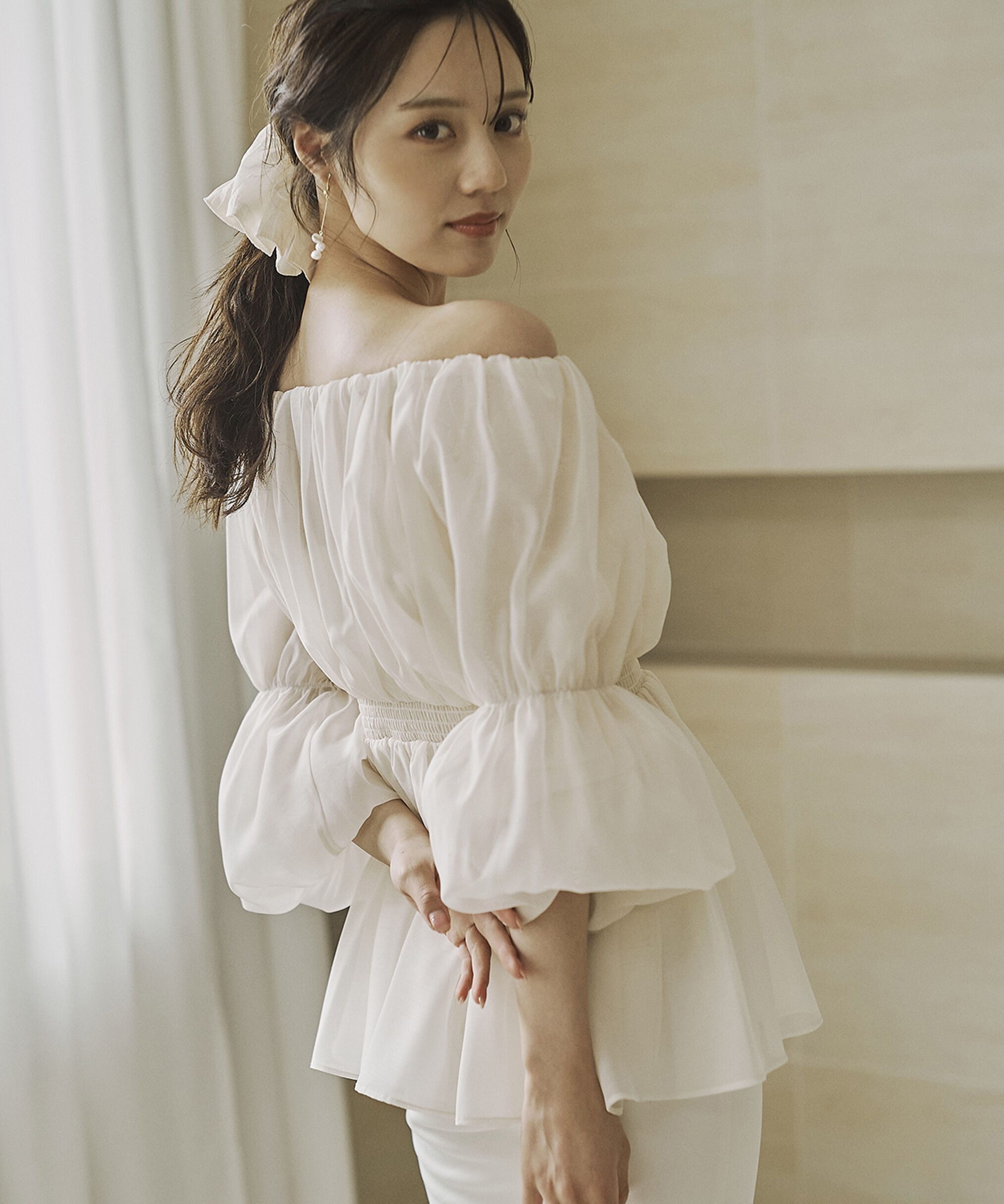 PROPORTION BODY DRESSING「＜ウォッシャブル＞バルーンスリーブオフショルブラウス 25AW」|シャツ・ブラウス|