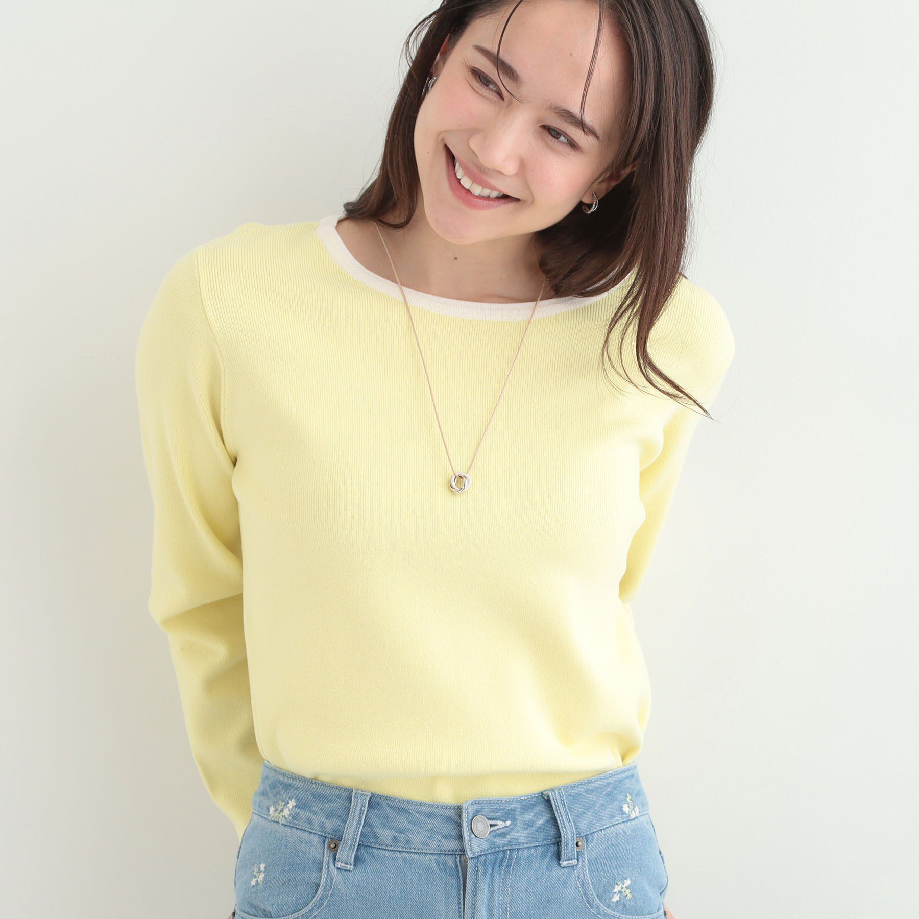 SHOO･LA･RUE「【洗濯機可/S-LL/アンサンブル可】すっきりと好印象 配色クルーネックニット」|ニット・セーター|ライトイエロー(53