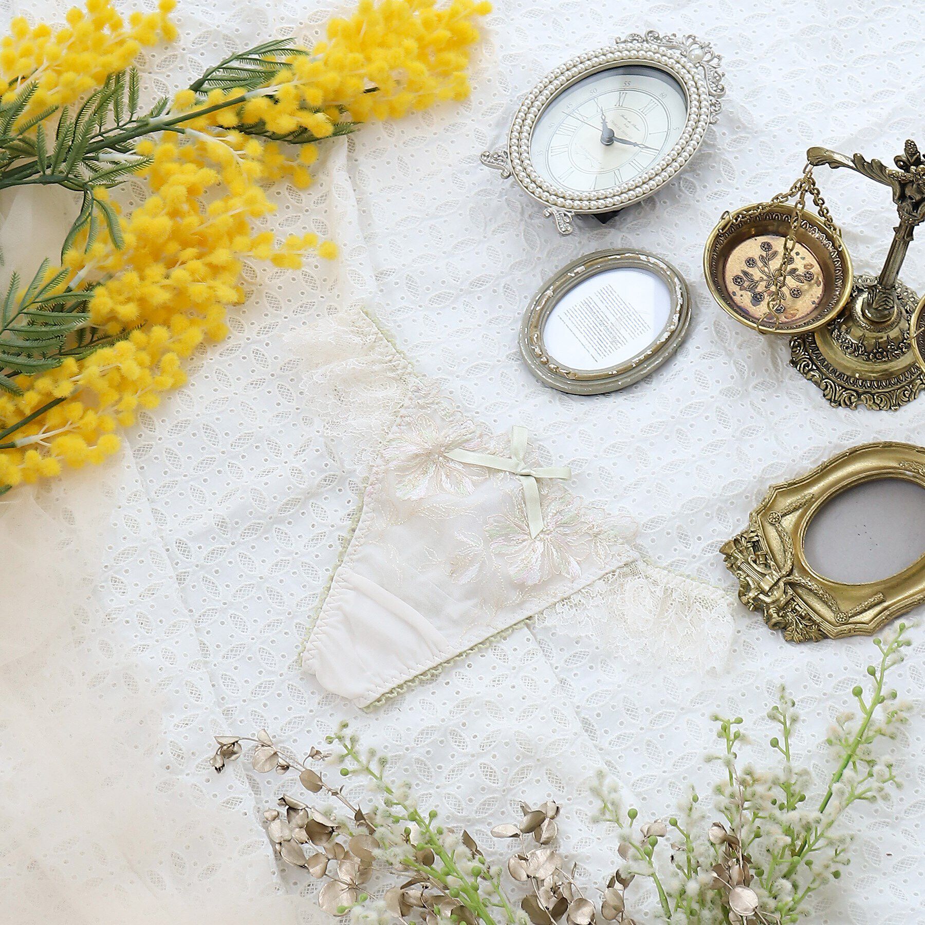 Risa Magli「シャンタル Tバックショーツ」|インナー|アイボリー(004)