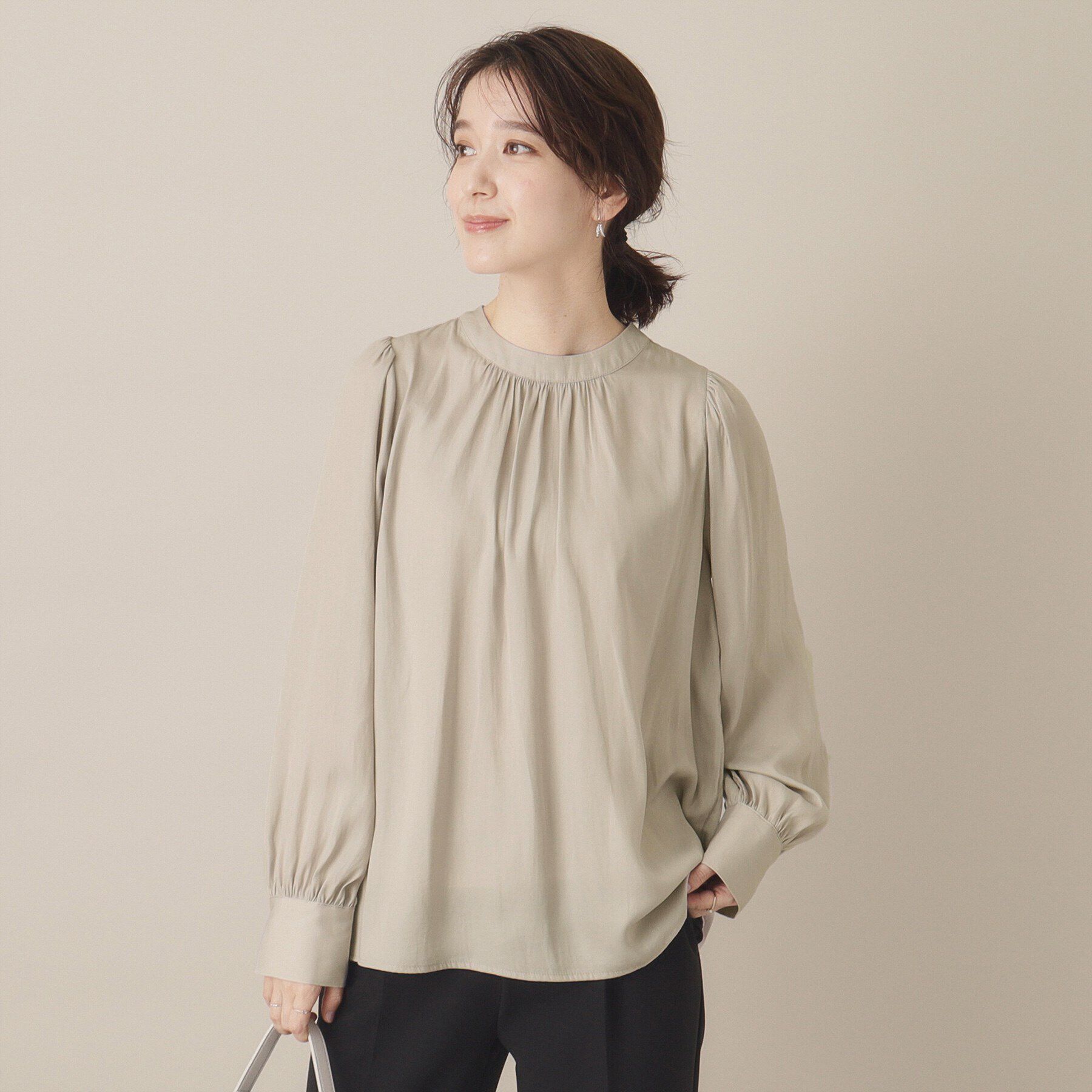 ITS&rsquo;DEMO「【通勤／手洗い可】サテンブラウス」|シャツ・ブラウス|グレージュ(050)