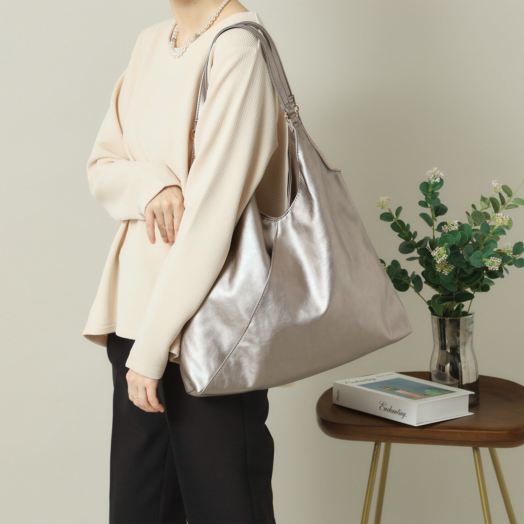 ITS&rsquo;DEMO「【A4対応】合皮Vカットトート」|トートバッグ|ブロンズ(008)