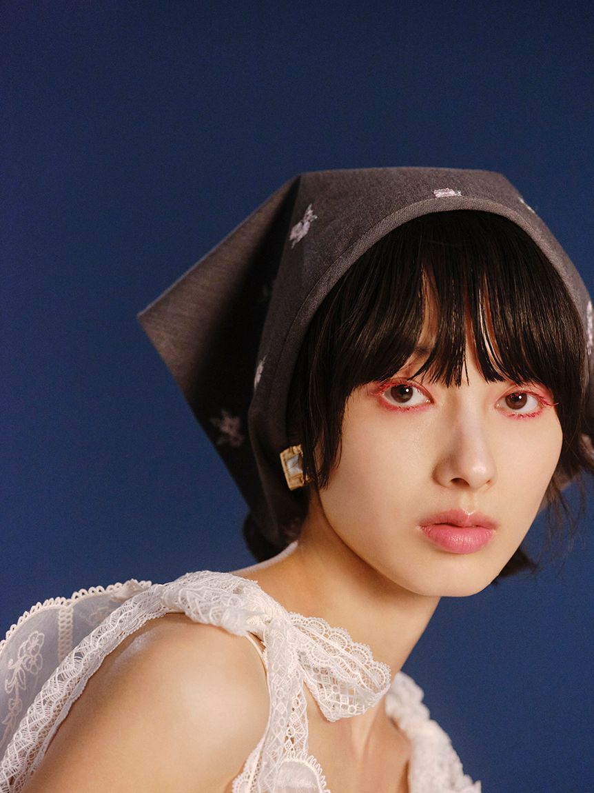 LILY BROWN「【LILY BROWN&times;KEITA MARUYAMA】エンブロイダリートライアングルスカーフ」|バンダナ・スカーフ|GRY