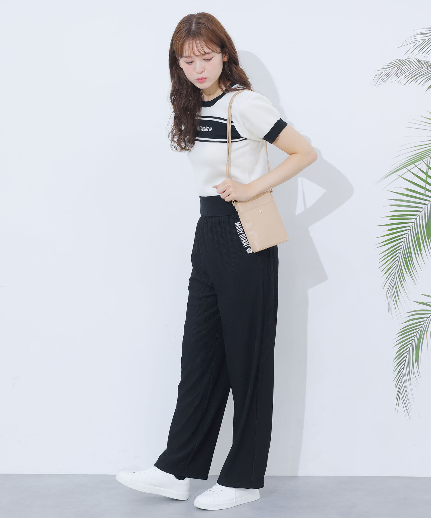 MARY QUANT「スムースレザー モバイルショルダー」|ショルダー・メッセンジャー|