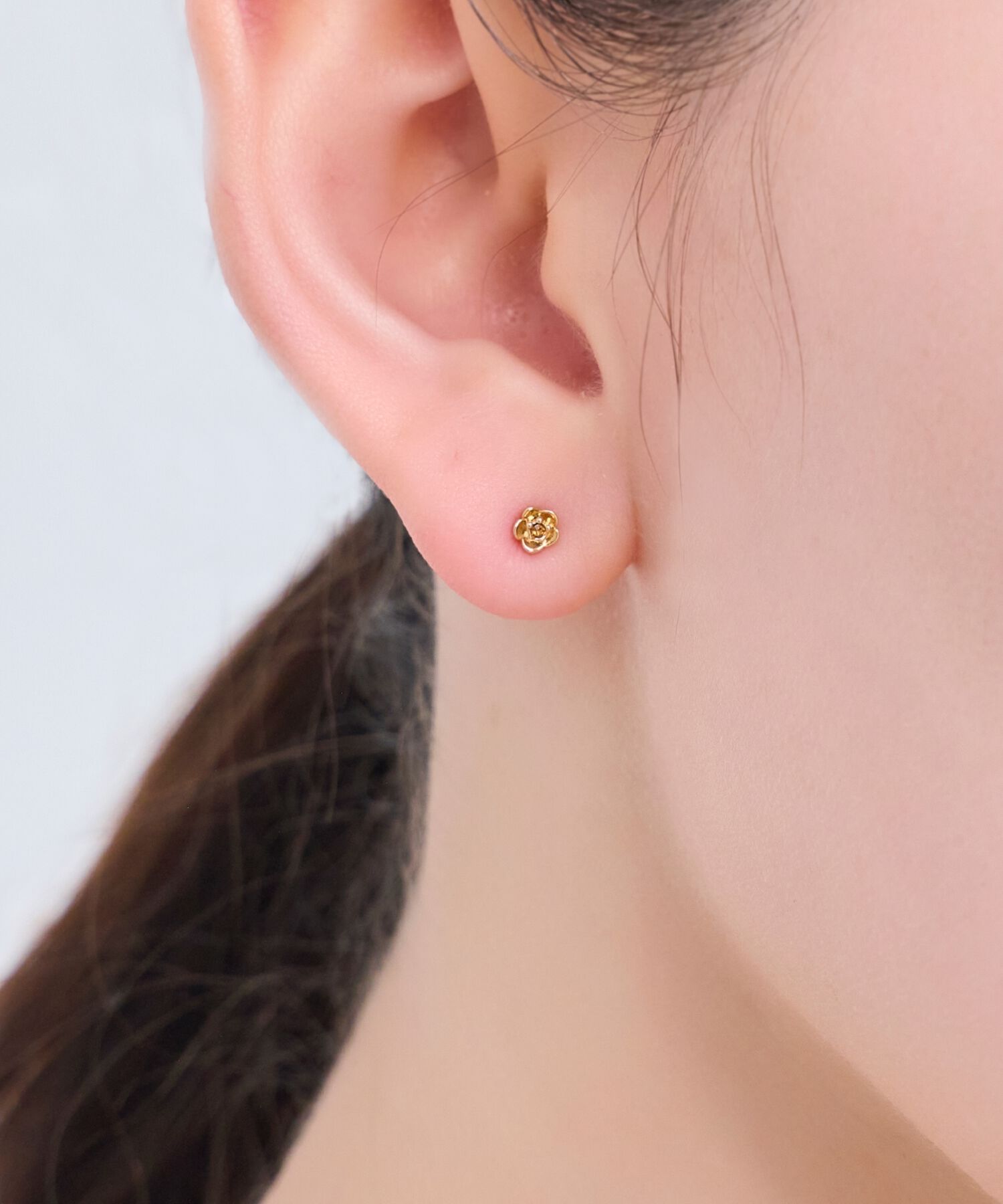 Phoebe「【金属アレルギー対応】プチフラワービジュースタッドピアス　オレンジ/ニッケルフリー（片耳）」|ピアス|