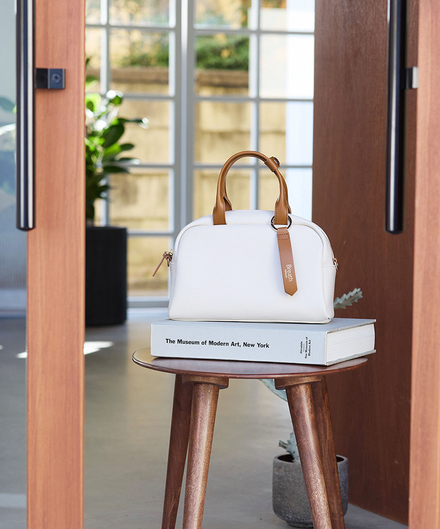 TOPKAPI BREATH「【Breath TOPKAPI】RIPPLE リプル ミニ ボストンバッグ チャーム付き」|ボストンバッグ|アイボリー