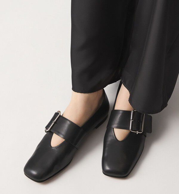 ODETTE E ODILE「ニュークラシックワイドベルト フラット10&uarr;」|パンプス|