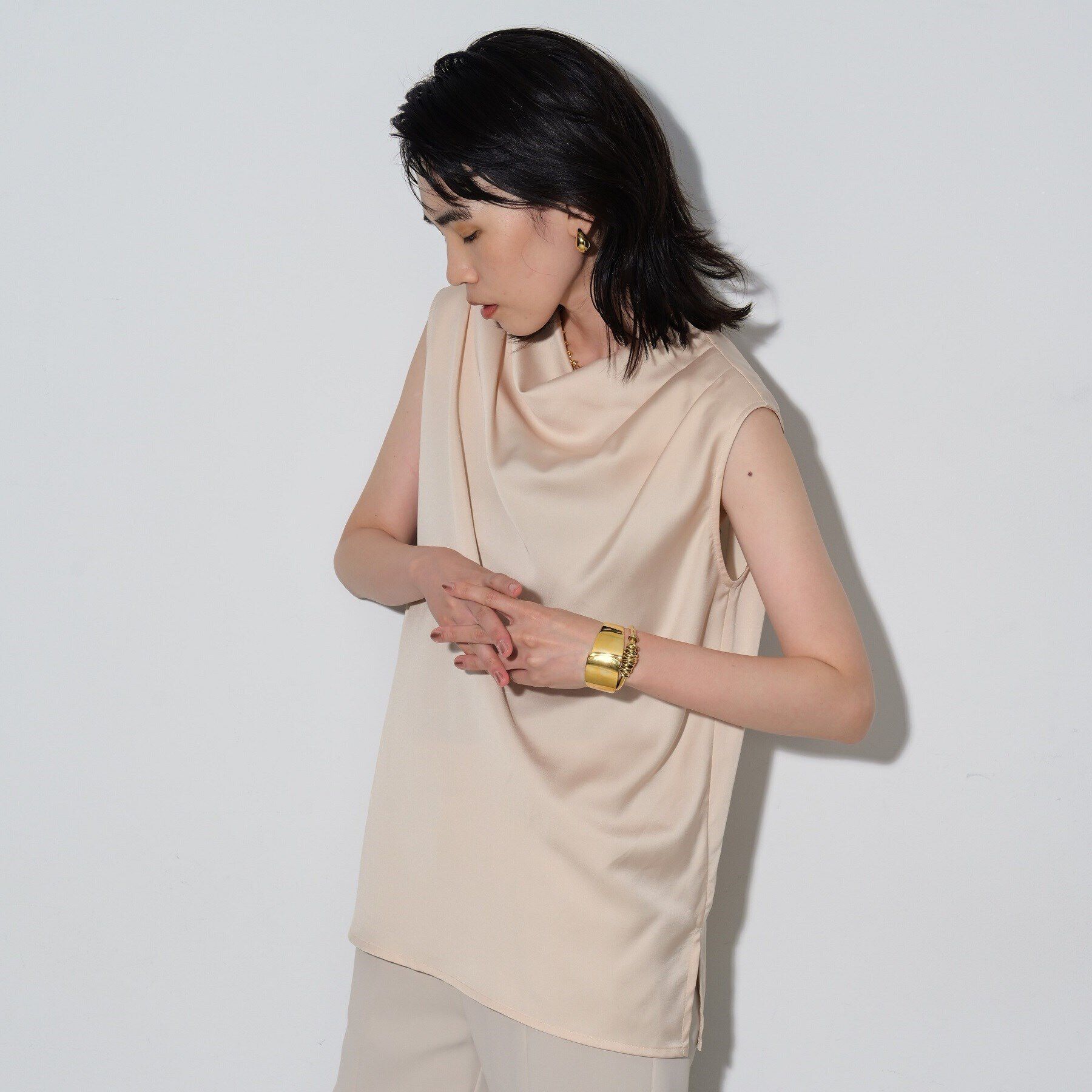 GALLEST「ドレープサテンブラウス」|シャツ・ブラウス|ﾍﾞｰｼﾞｭ(052)