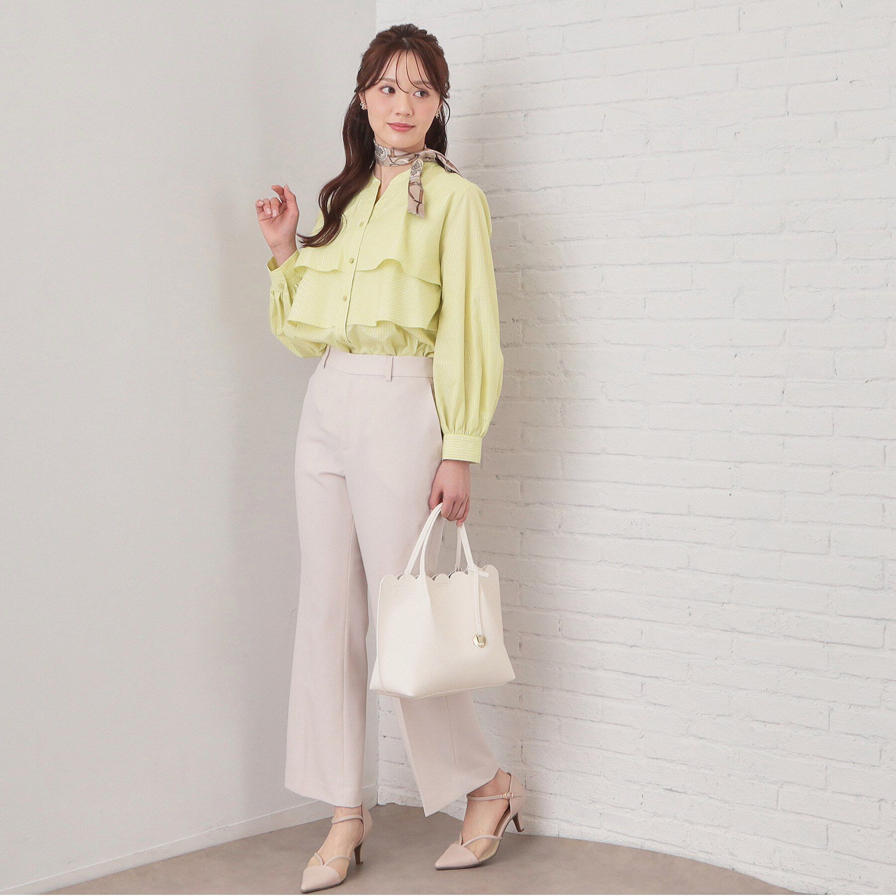 index「フリルキーネックシャツ【洗濯機OK/イージーアイロン/防シワ】《XS-LL/7col》」|シャツ・ブラウス|