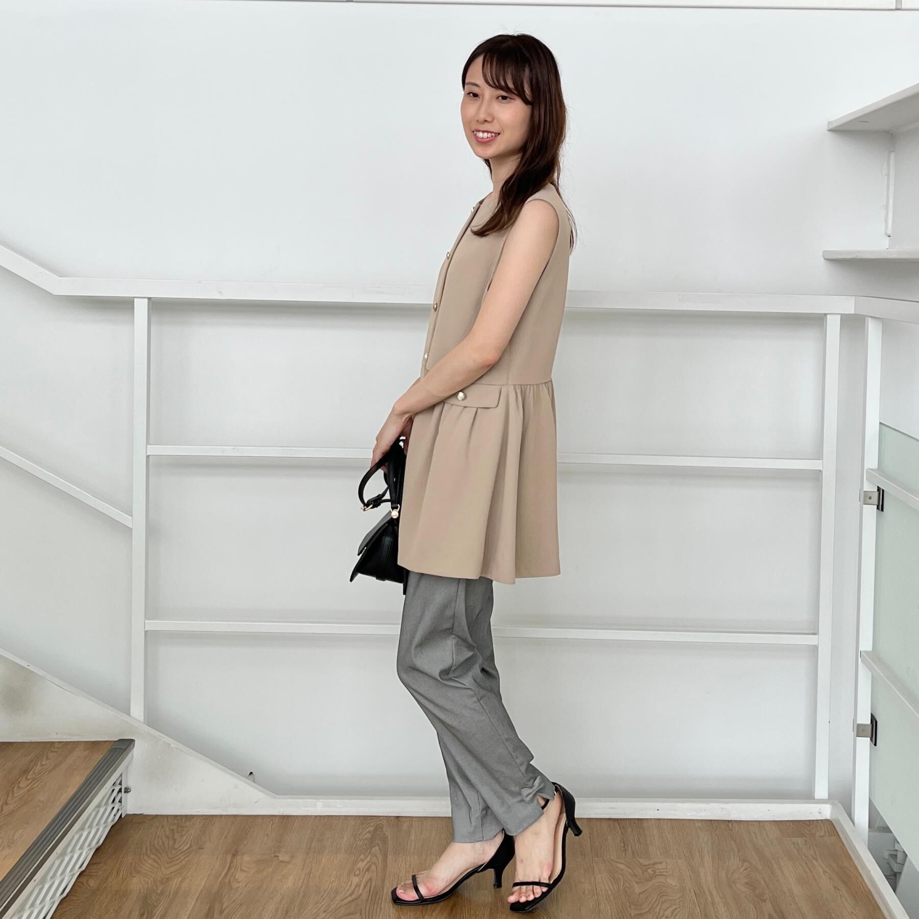 Couture broach「【フェミニン・きれいめ】ゴールド釦ペプラムジレ」|ベスト・ジレ|