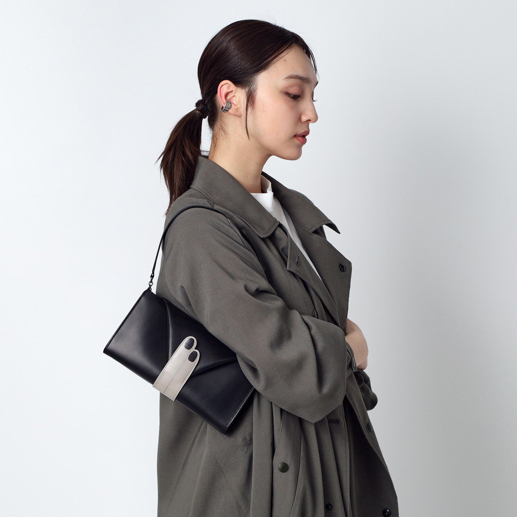 HIROKO HAYASHI「LEO NECESSARIO（レオ ネチェサリオ）ショルダー付き長財布」|財布|