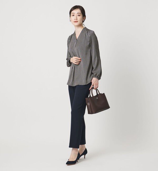 UNITED ARROWS「バック サテン Vネック ロングスリーブ ブラウス ‐ウォッシャブル‐」|シャツ・ブラウス|